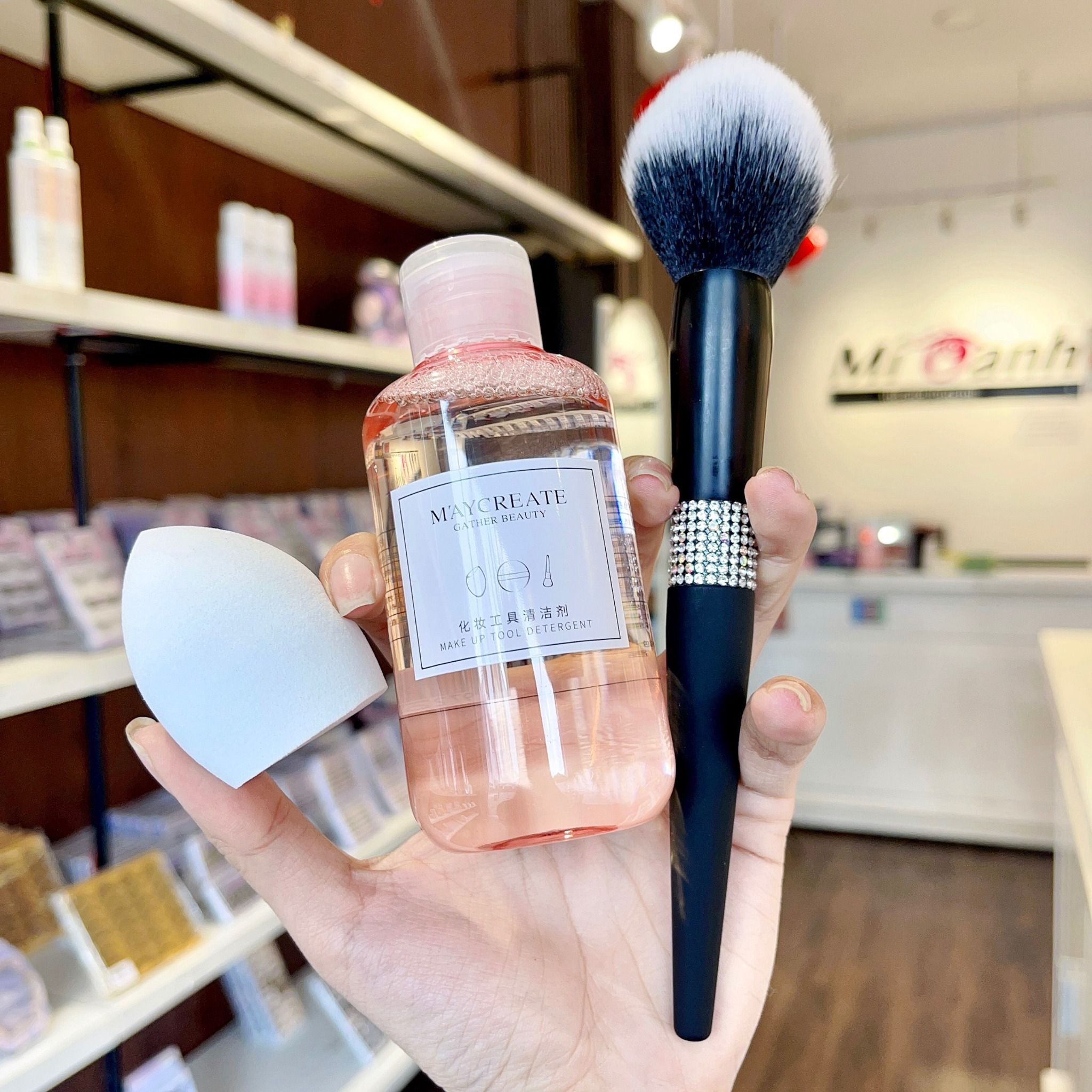 Dung dịch vệ sinh cọ trang điểm siêu sạch kháng khuẩn thương hiệu Maycreate