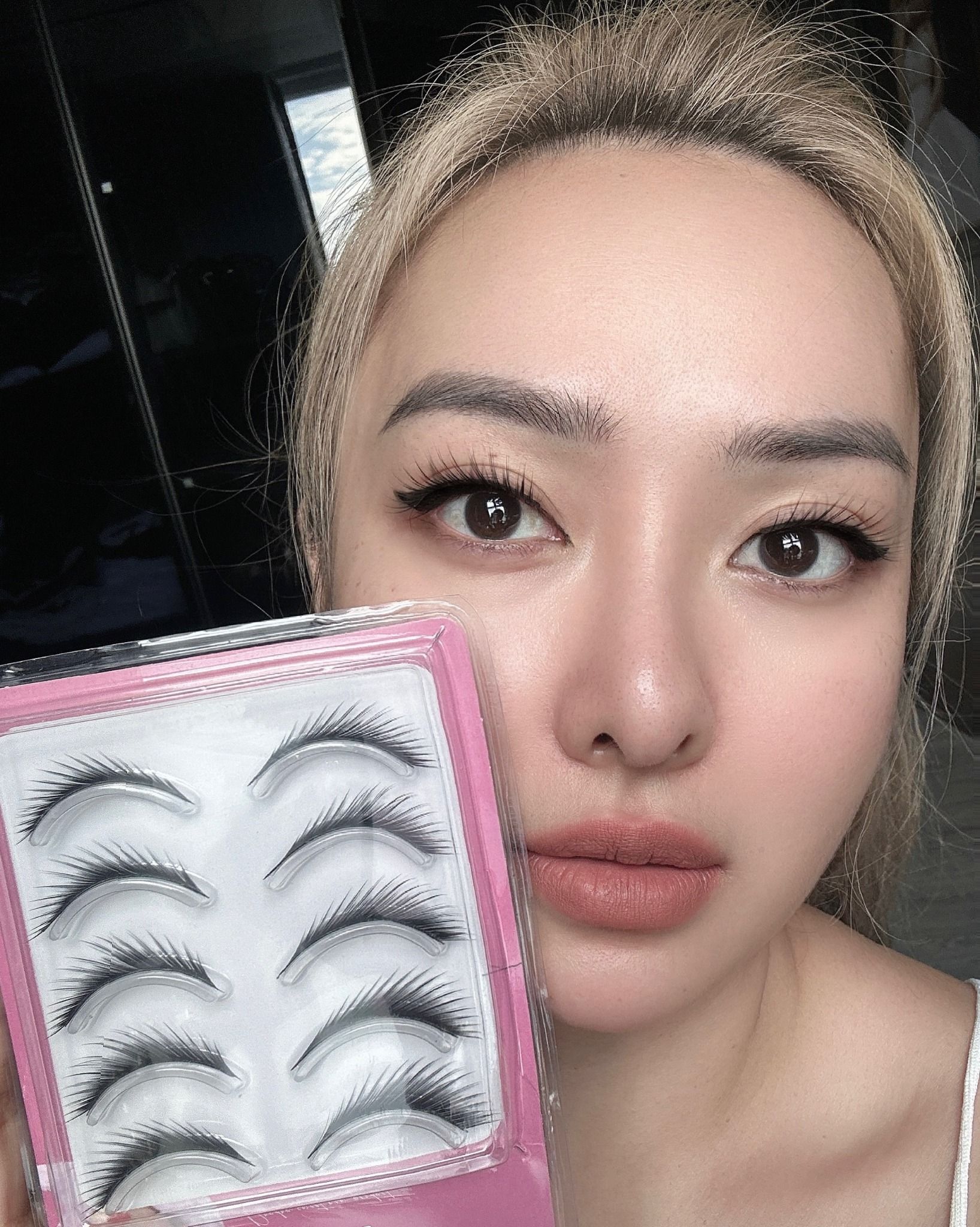 Hộp lông mi giả 5 cặp làm bằng tóc tự nhiên kiểu dáng Fox Eye thương hiệu Mi Oanh