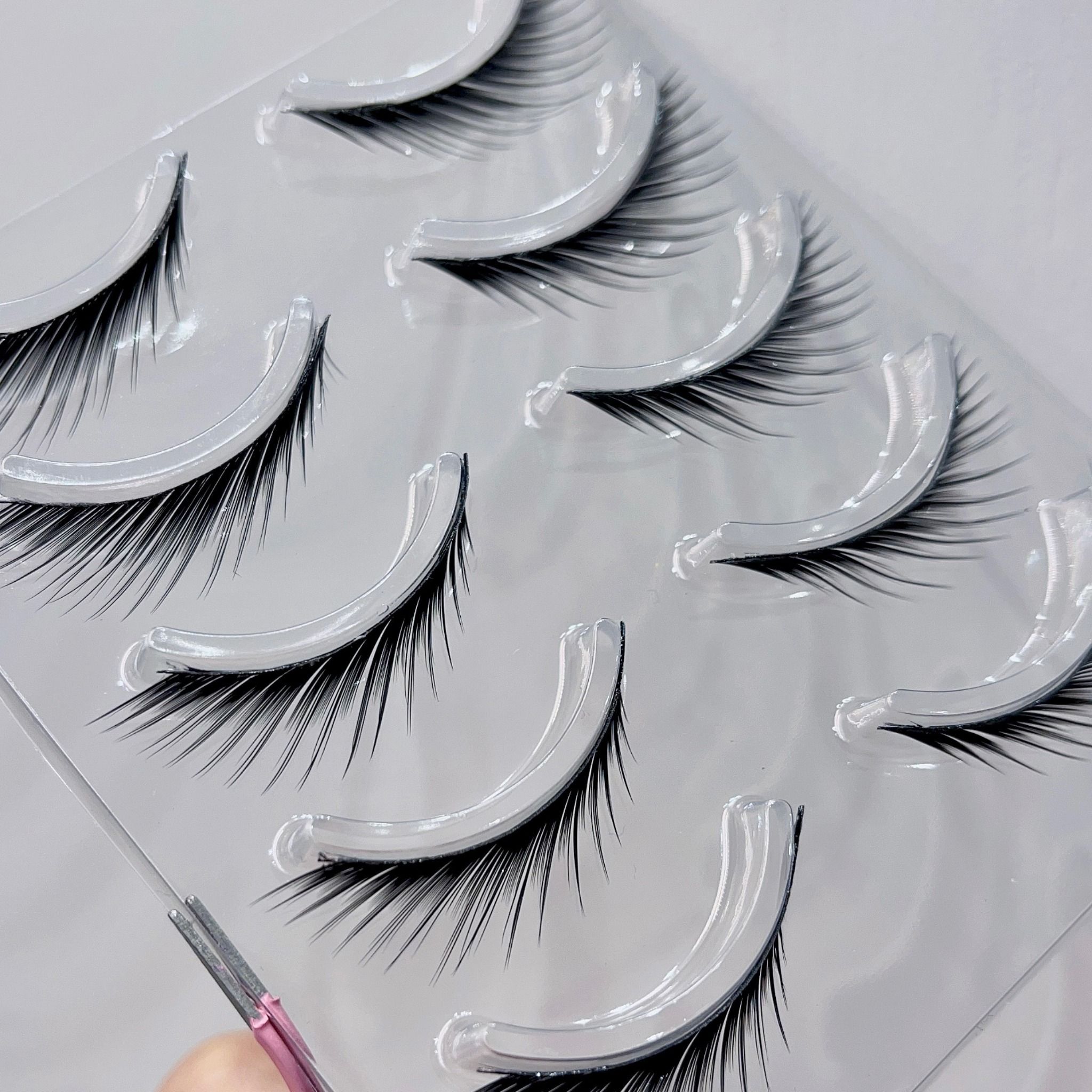 Hộp lông mi giả 5 cặp làm bằng tóc tự nhiên kiểu dáng Fox Eye thương hiệu Mi Oanh