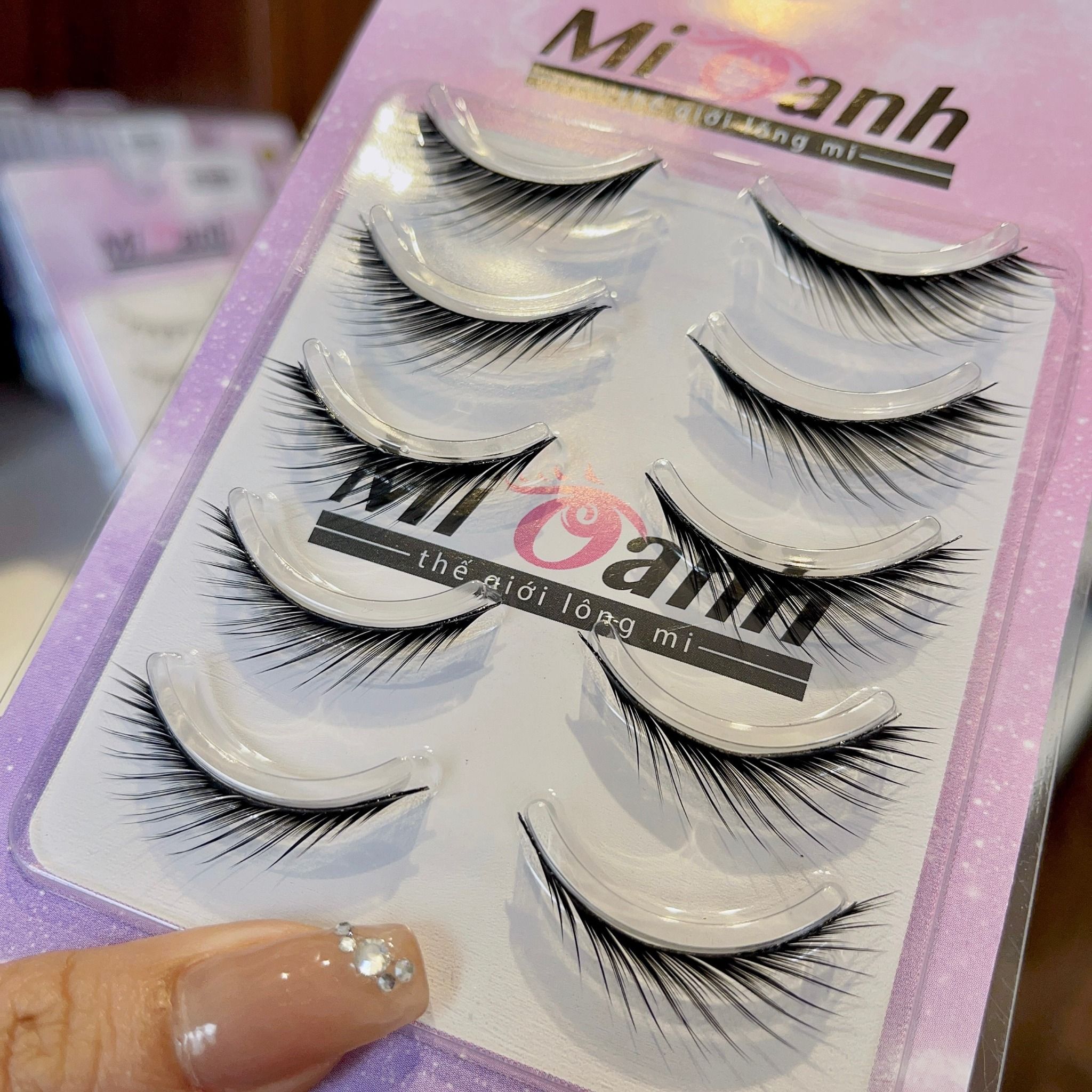 Hộp lông mi giả 5 cặp làm bằng tóc tự nhiên kiểu dáng Fox Eye thương hiệu Mi Oanh