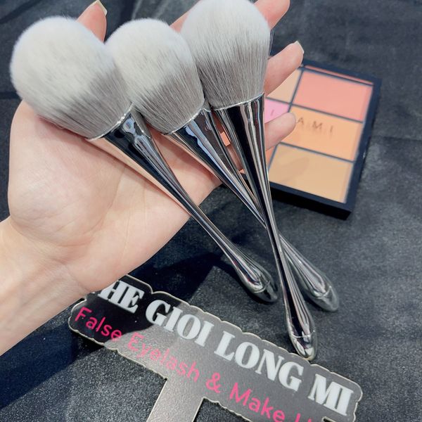 Cọ trang điểm đánh phấn phủ và má hồng thân màu bạc siêu sáng