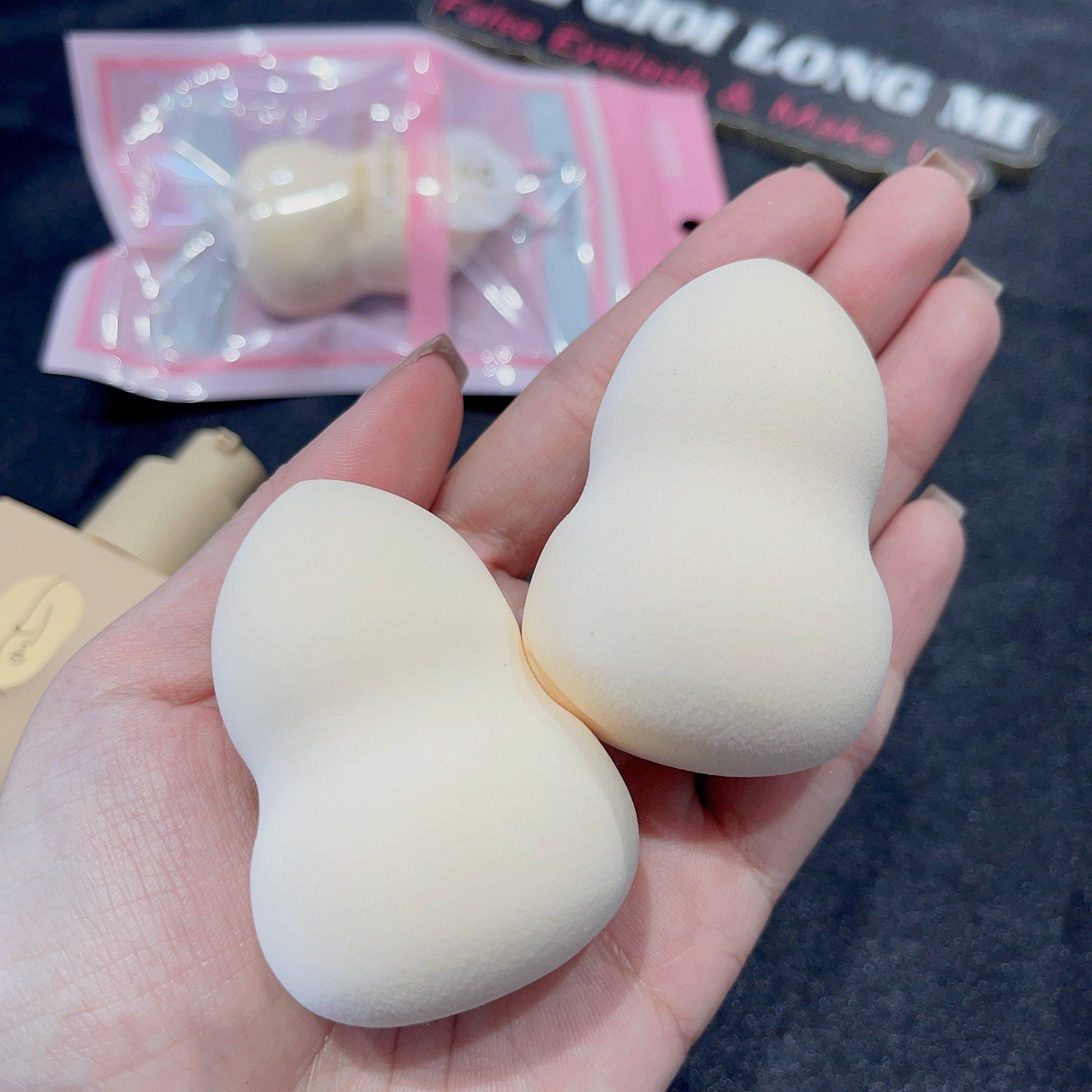 Mút trang điểm đánh kem nền hình chú thỏ hồng thương hiệu Jinbozilai