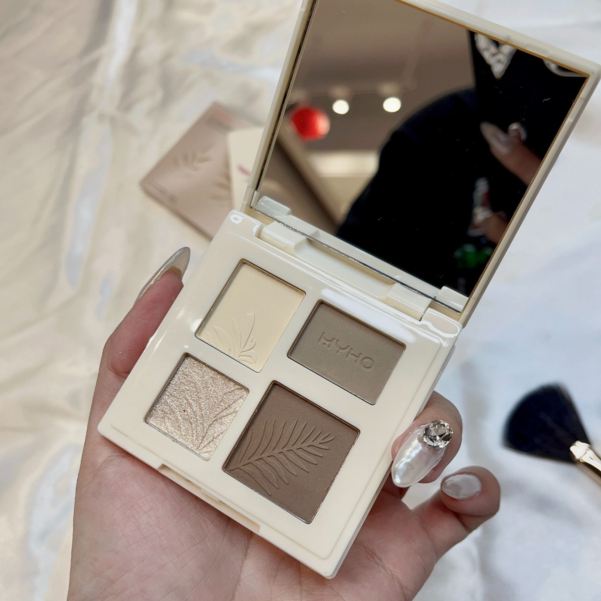 Highlight & Contour hộp phấn nén tạo khối bắt sáng thương hiệu Myho