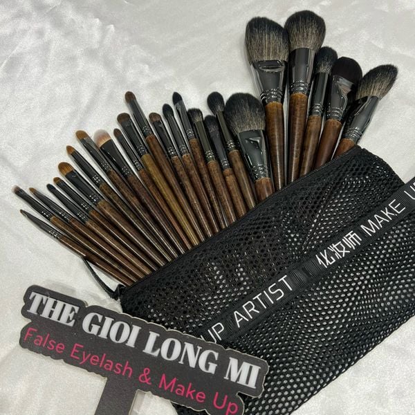 Make up Artist bộ cọ trang điểm chuyên nghiệp 24 cây thân gỗ sang trọng
