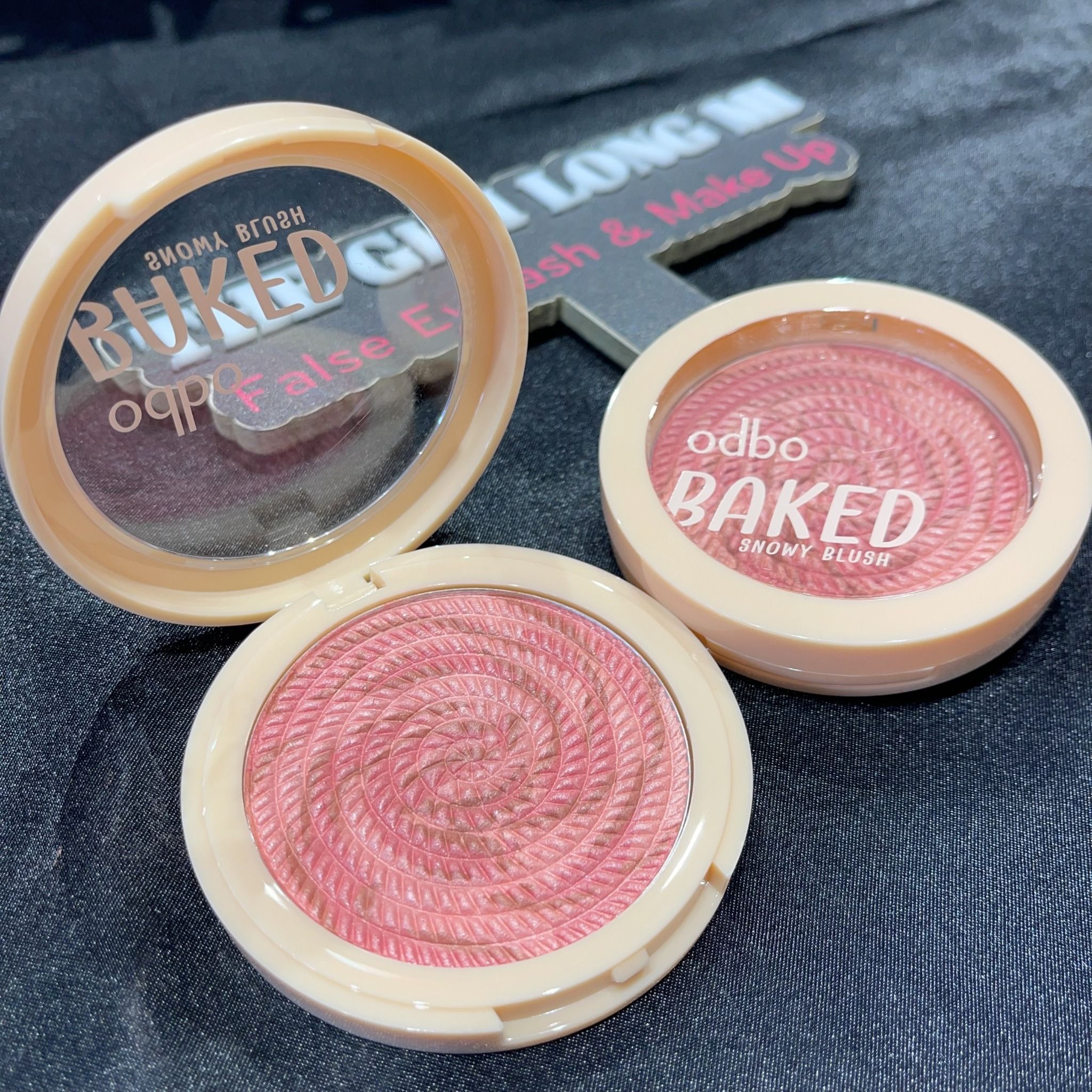 Snowy Blush hộp má hồng tròn ánh nhũ siêu lấp lánh thương hiệu Odbo cosmetics (chính hãng Thái Lan)