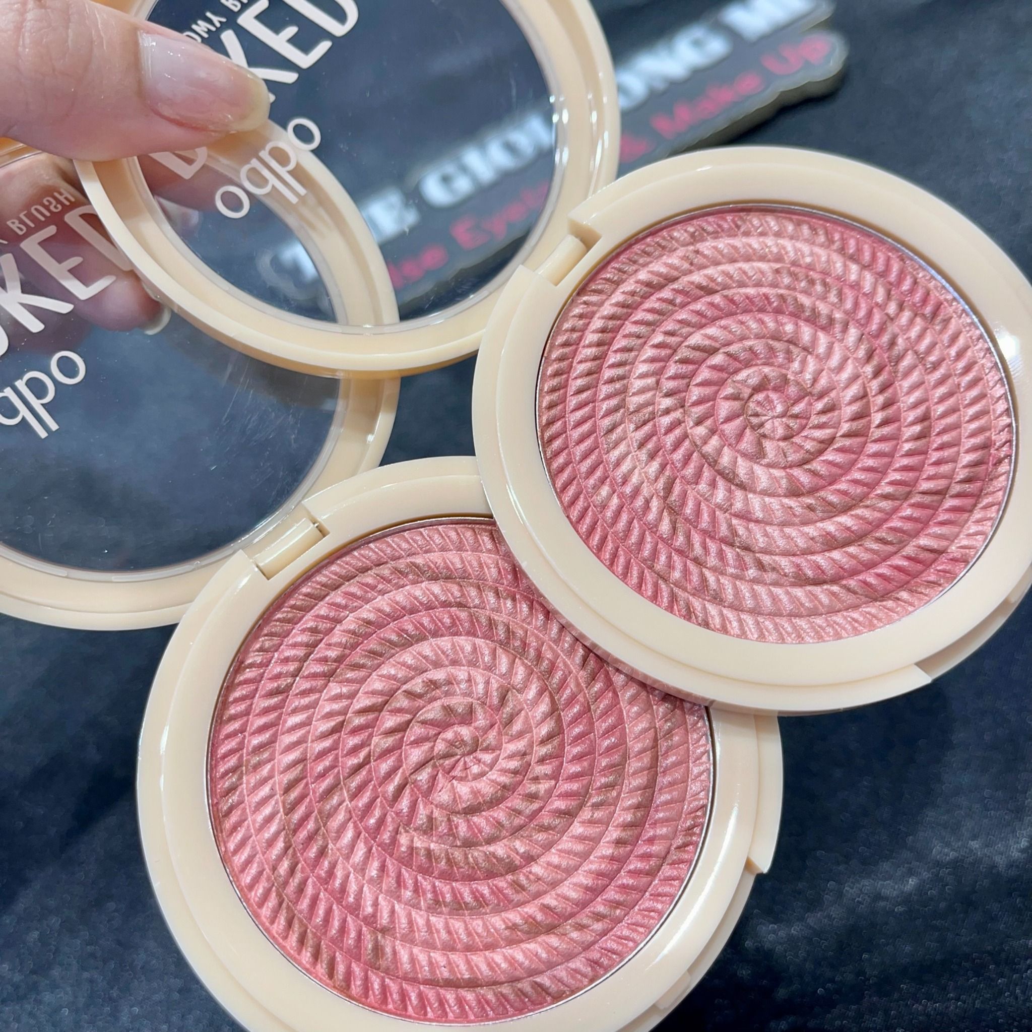 Snowy Blush hộp má hồng tròn ánh nhũ siêu lấp lánh thương hiệu Odbo cosmetics (chính hãng Thái Lan)