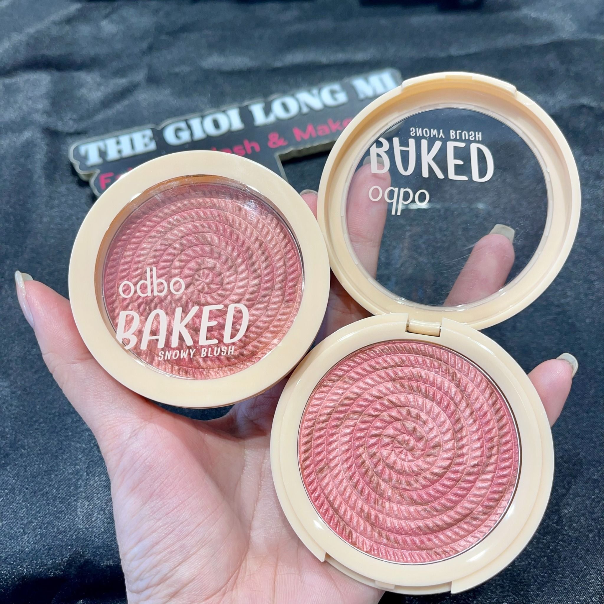 Snowy Blush hộp má hồng tròn ánh nhũ siêu lấp lánh thương hiệu Odbo cosmetics (chính hãng Thái Lan)