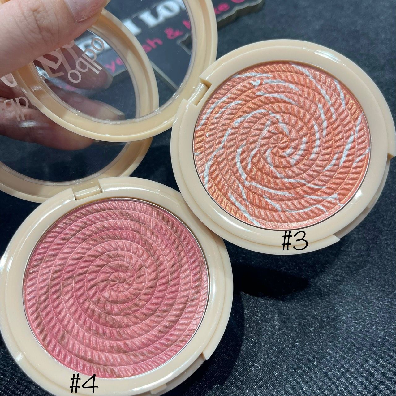 Snowy Blush hộp má hồng tròn ánh nhũ siêu lấp lánh thương hiệu Odbo cosmetics (chính hãng Thái Lan)