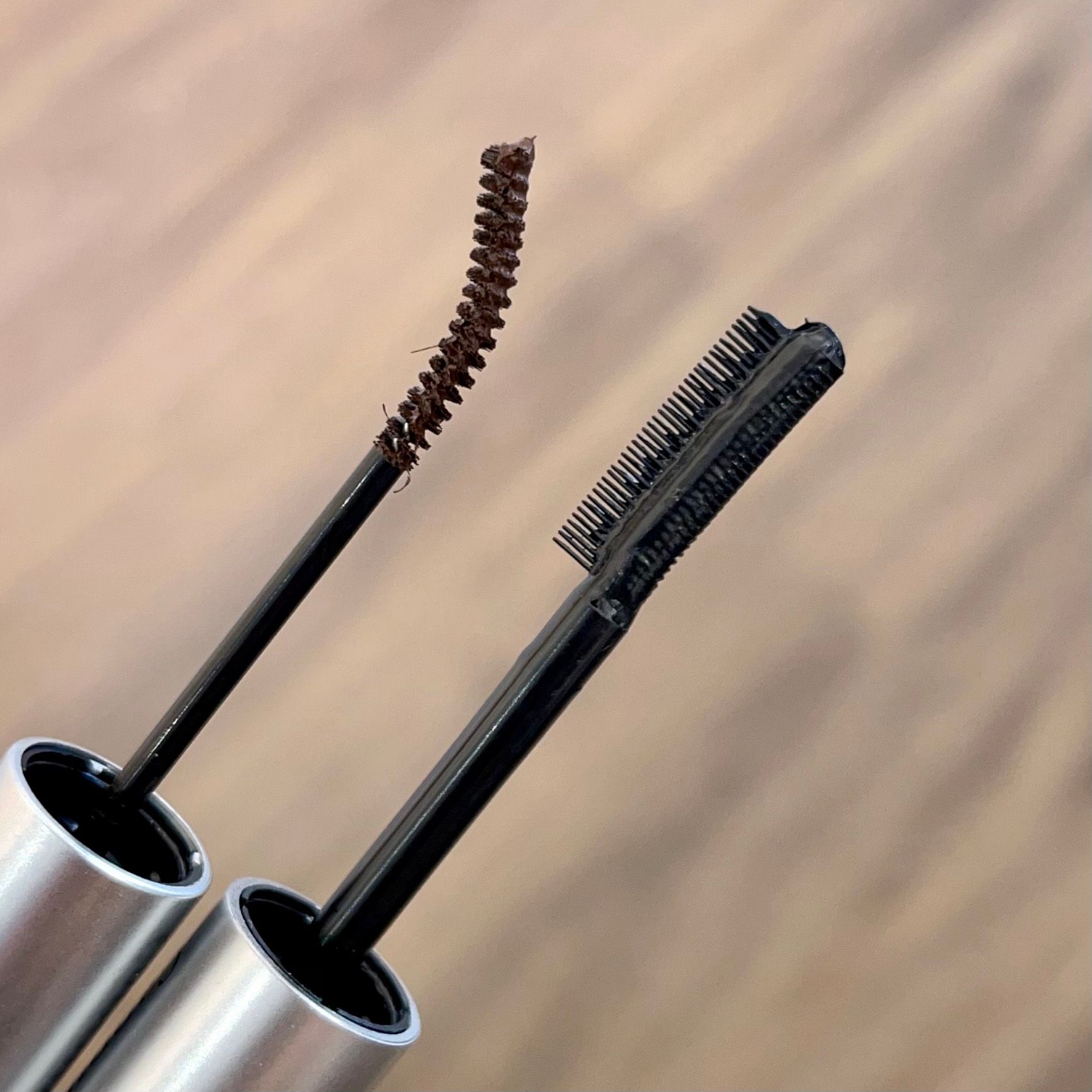 Volumizing Double Curl mascara 2 đầu nâu đen siêu tiện lợi thương hiệu Cappuvini