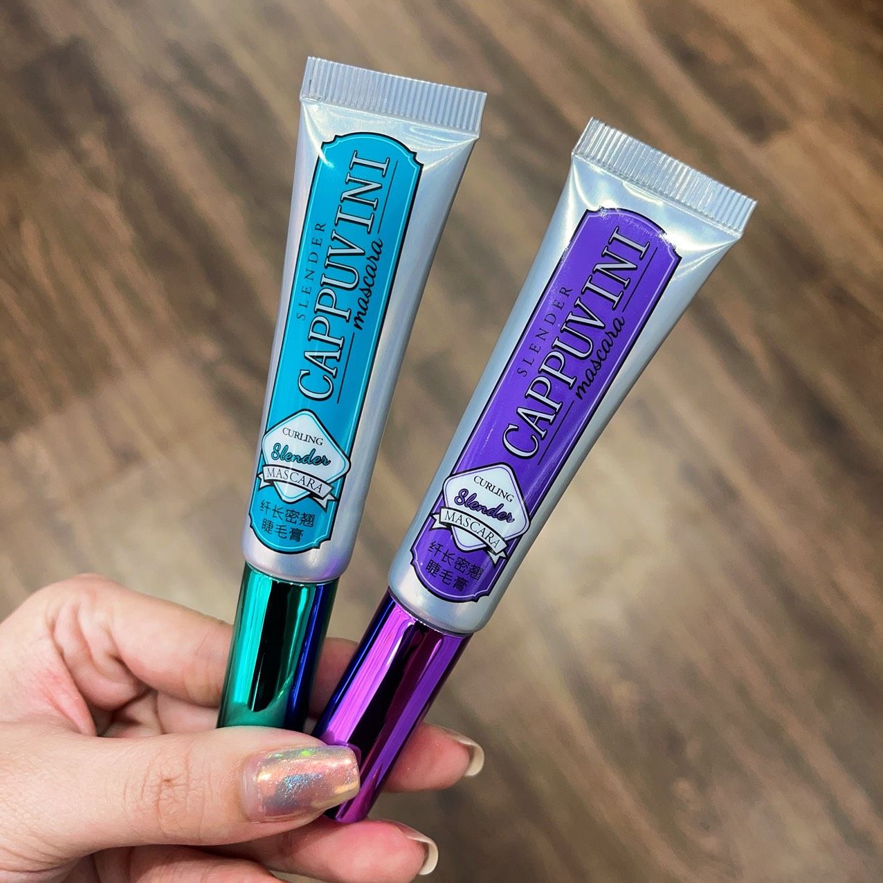 Slender set 2 cây mascara nâu và đen vô cùng tiện lợi cho các nàng đến từ thương hiệu Cappuvini