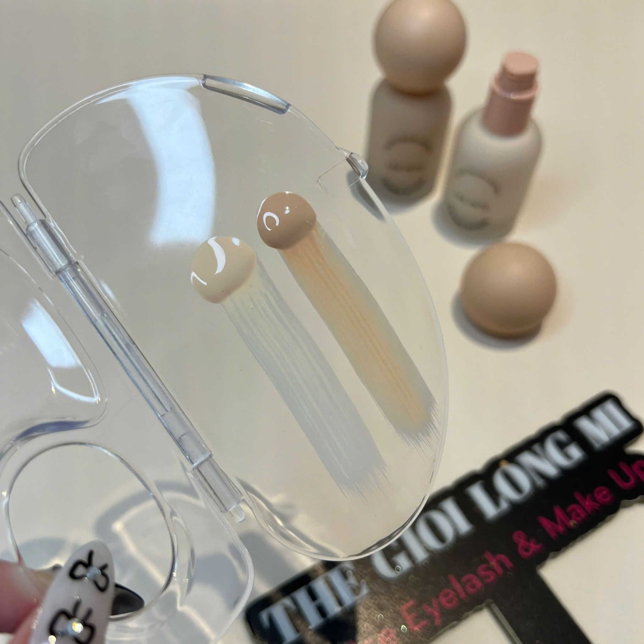 Velvet Blur Lasting foundation kem nền dạng chai có nắp xịt thương hiệu Lee Into
