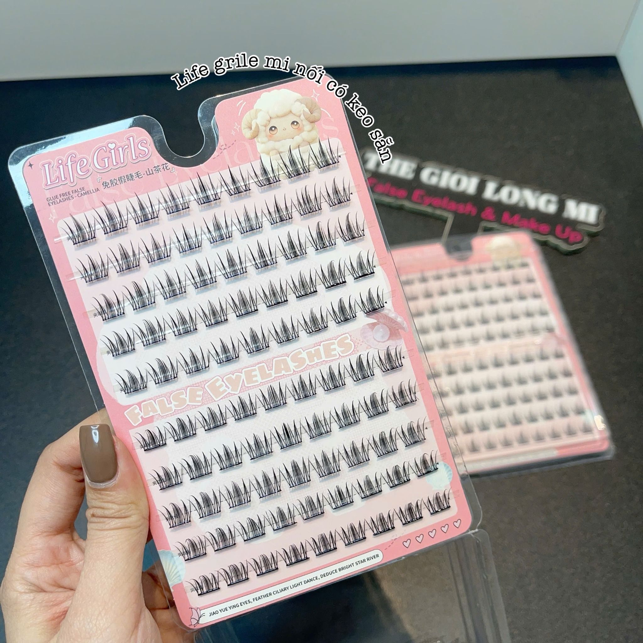 Camellia glue-free false eyelashes thương hiệu Life Girls