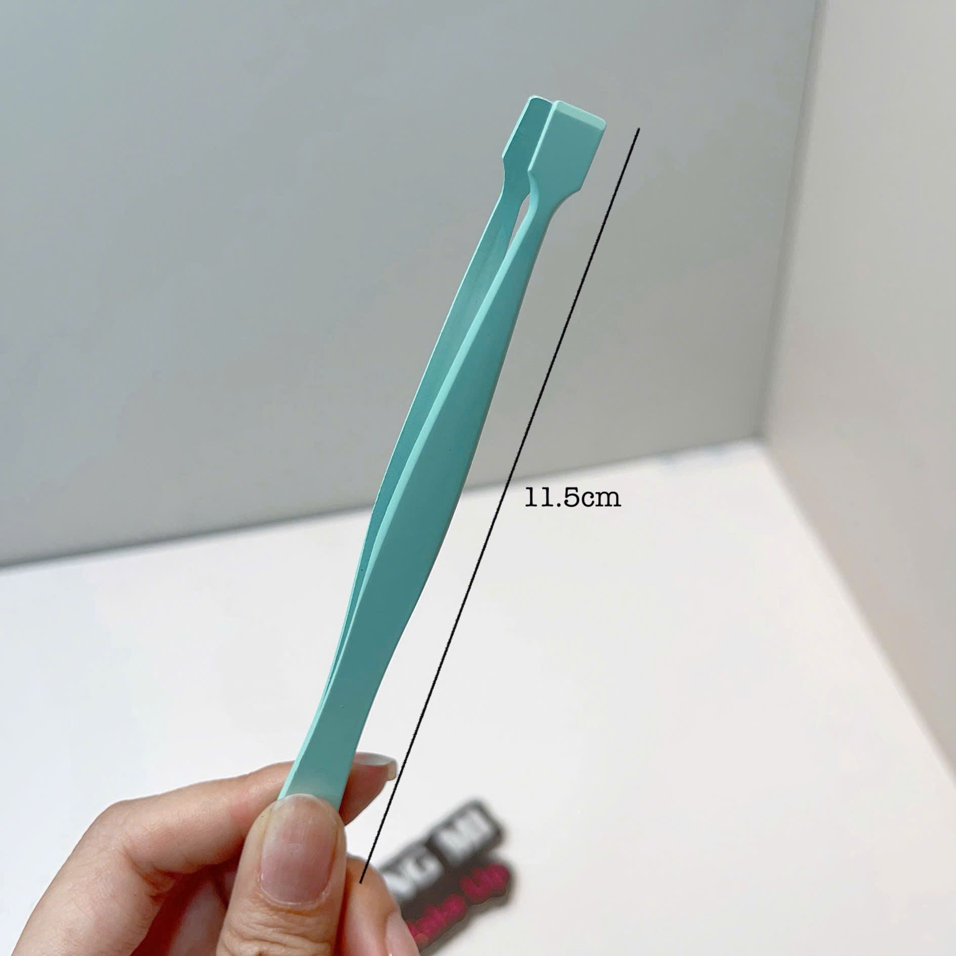 Nhíp gắp lông mi đầu vuông màu xanh camay