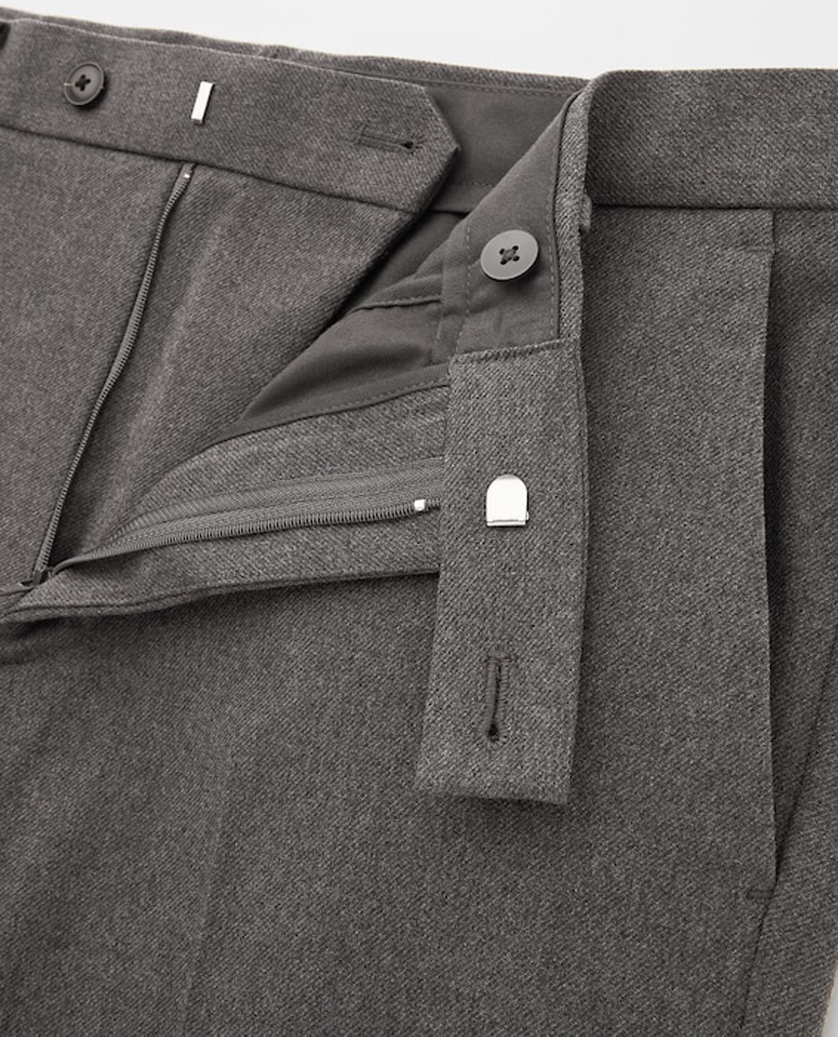 02.13.23 - VTG HEATTECH SMART SLIM PANTS - UNIQLO