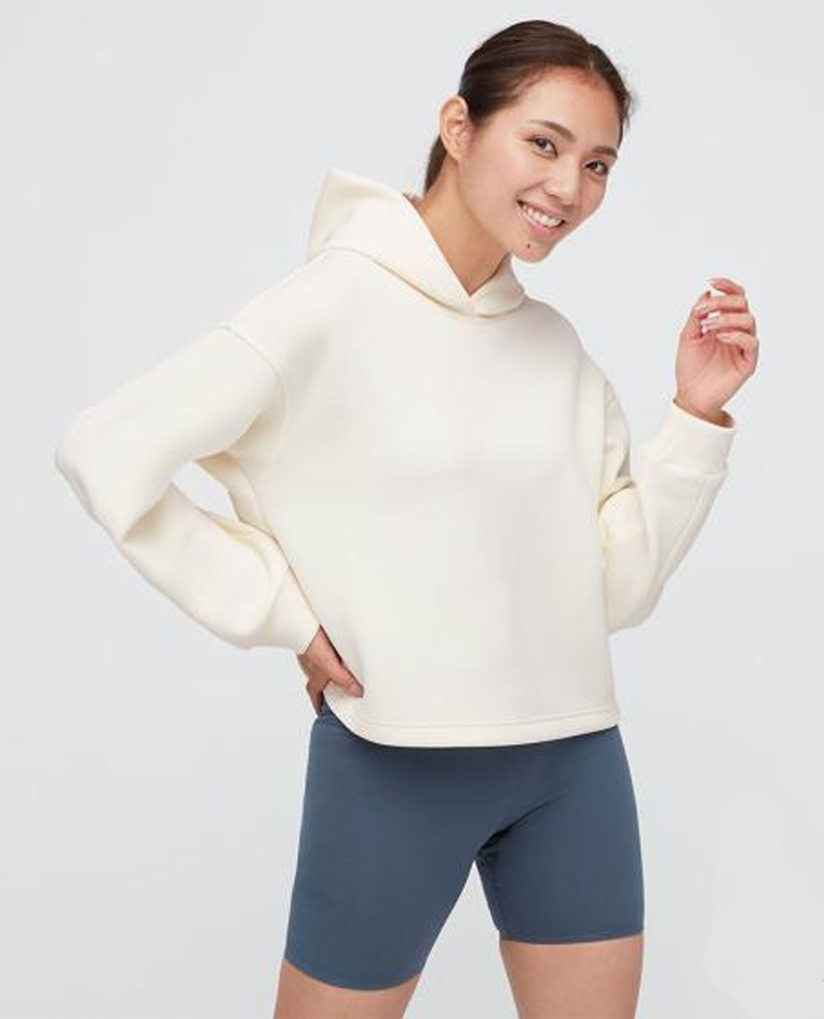 09.26.22 - VTG CROPPED ULTRA STRETCH DRY PULLOVER HOODIE - UNIQLO