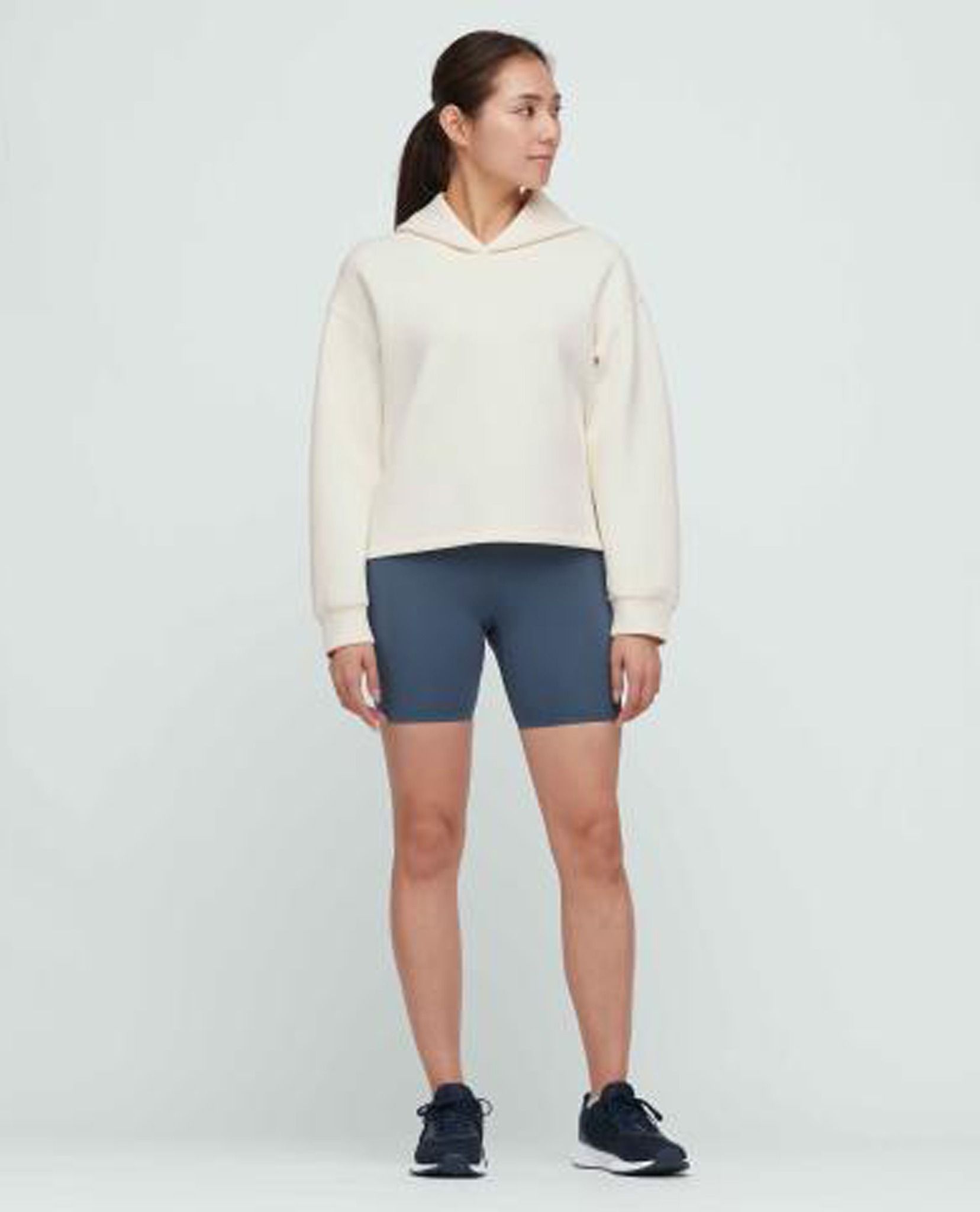 09.26.22 - VTG CROPPED ULTRA STRETCH DRY PULLOVER HOODIE - UNIQLO