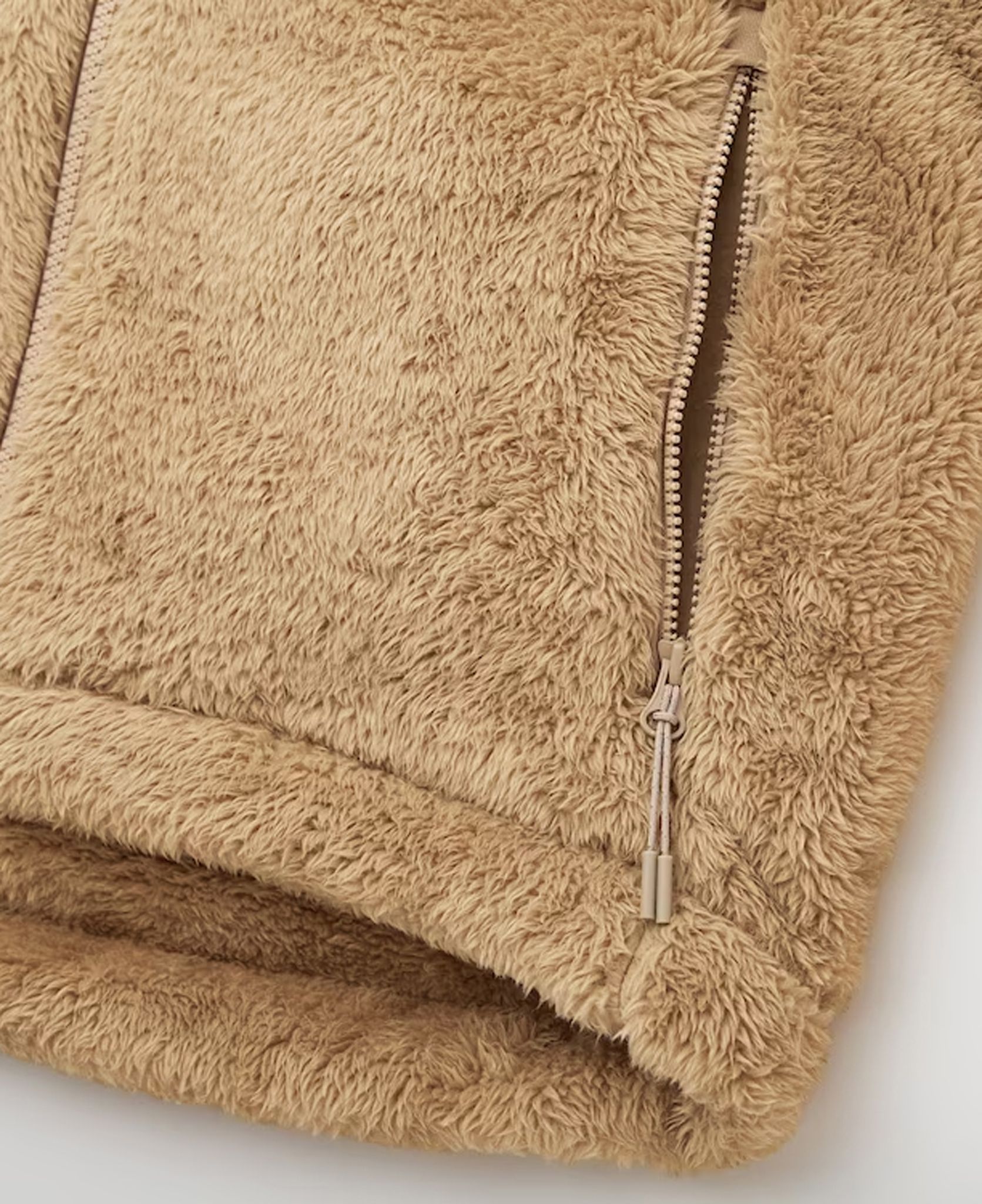 12.12.23 - VTG WINDPROOF FLUFFY YARR FLEECE JACKET - UNIQLO