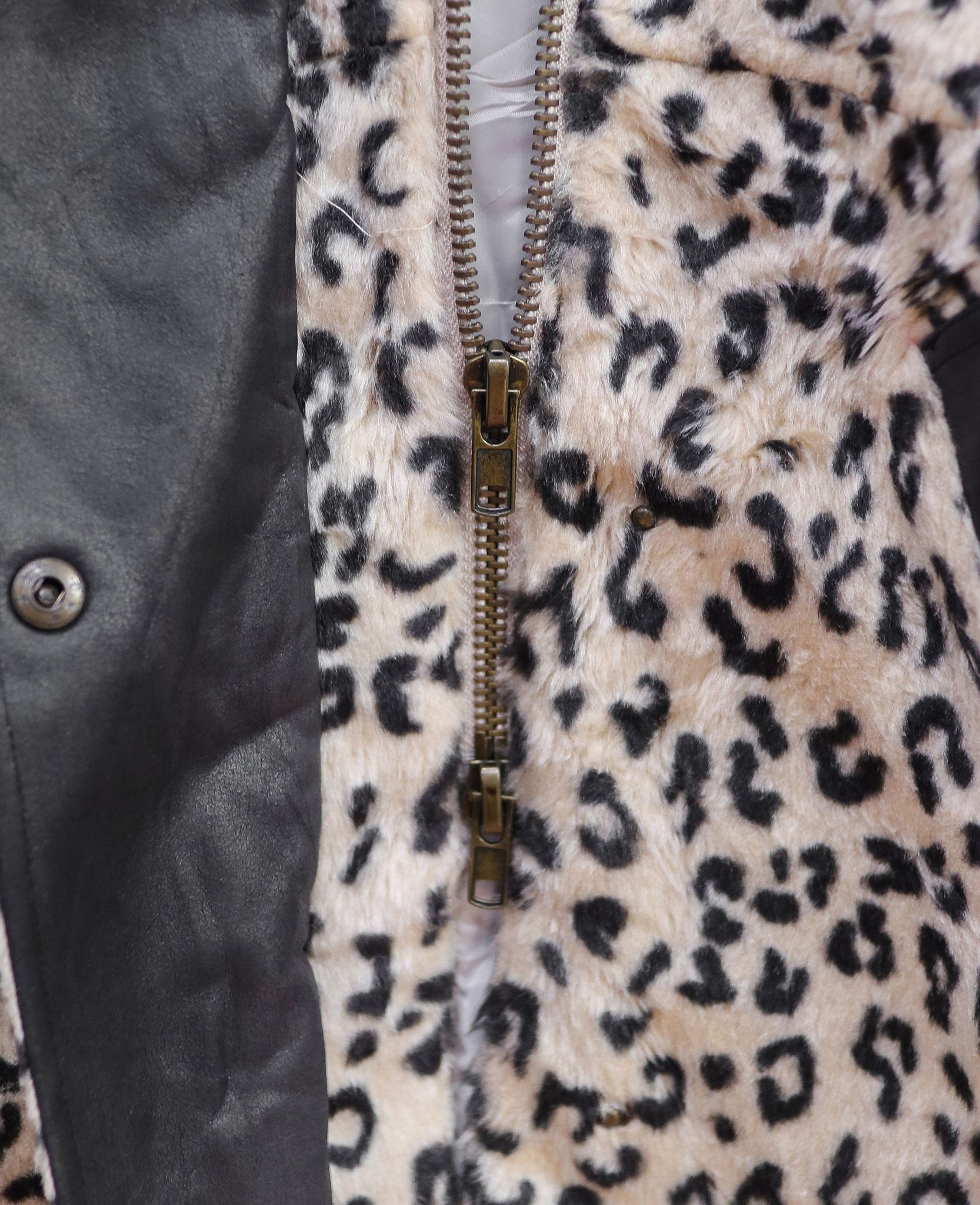 12.16.24 - VTG FAUX FUR LONG COAT JACKET - GLAD NEWS