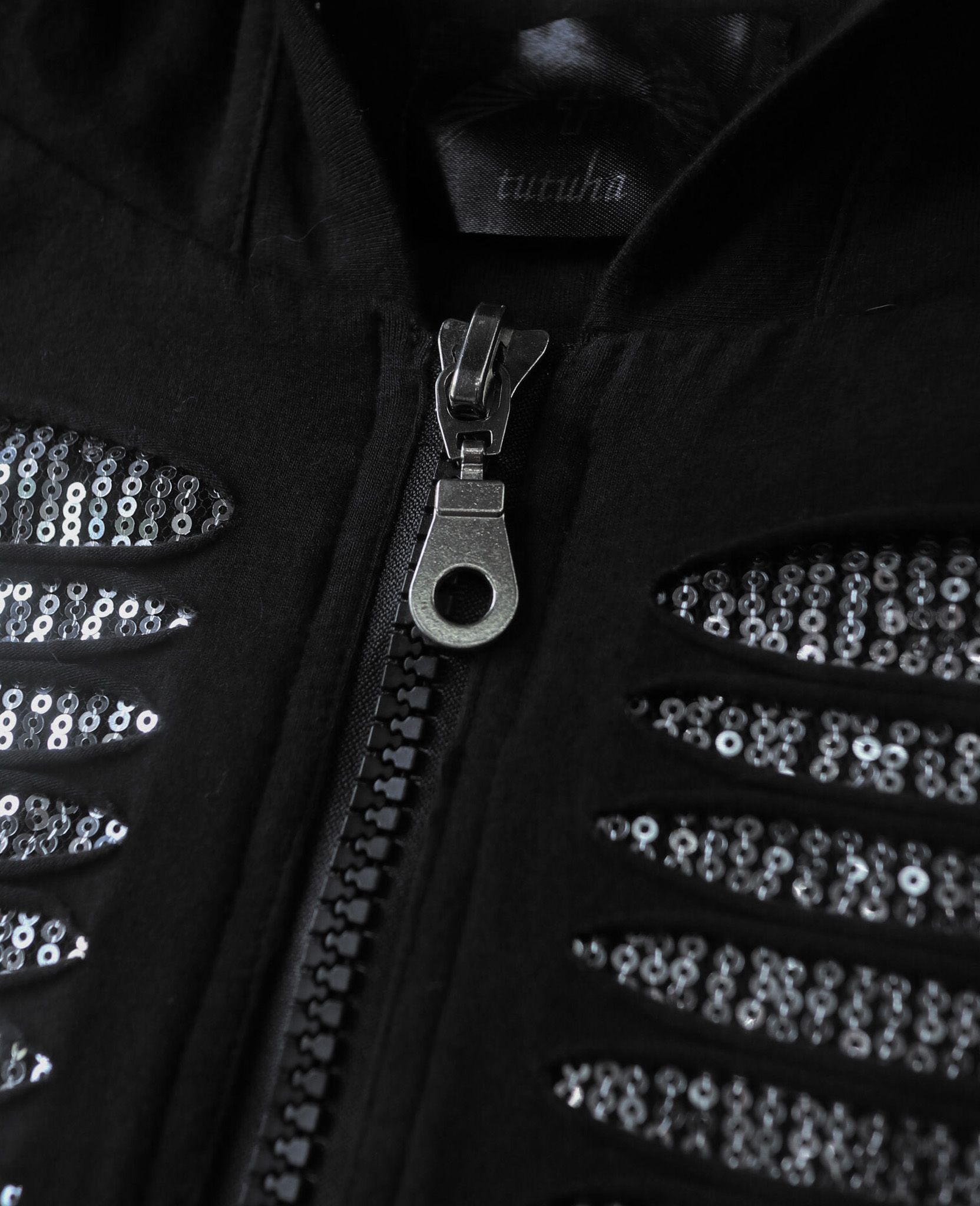 02.28.24 - VTG DOUBLE LAYER ZIP UP HOODIE - TUTUHA