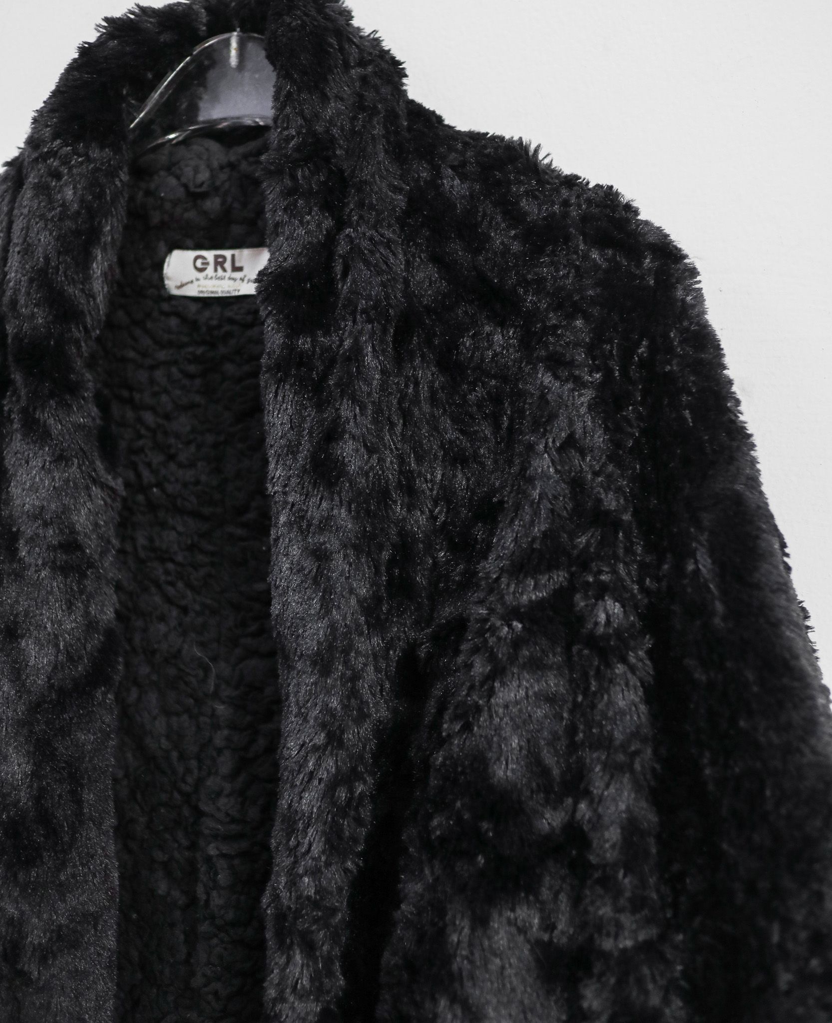 12.16.24 - VTG FAUX FUR CARDIGAN JACKET - GRL