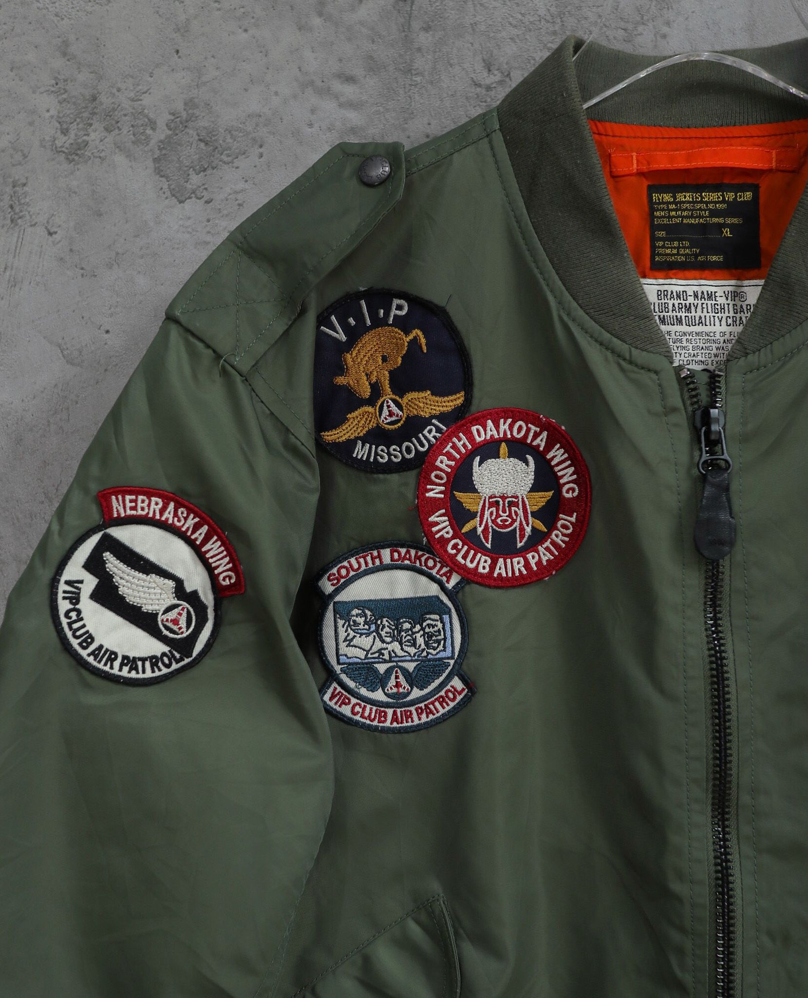 11.03.23 - VTG BOMBER JACKET - VIP CLUB