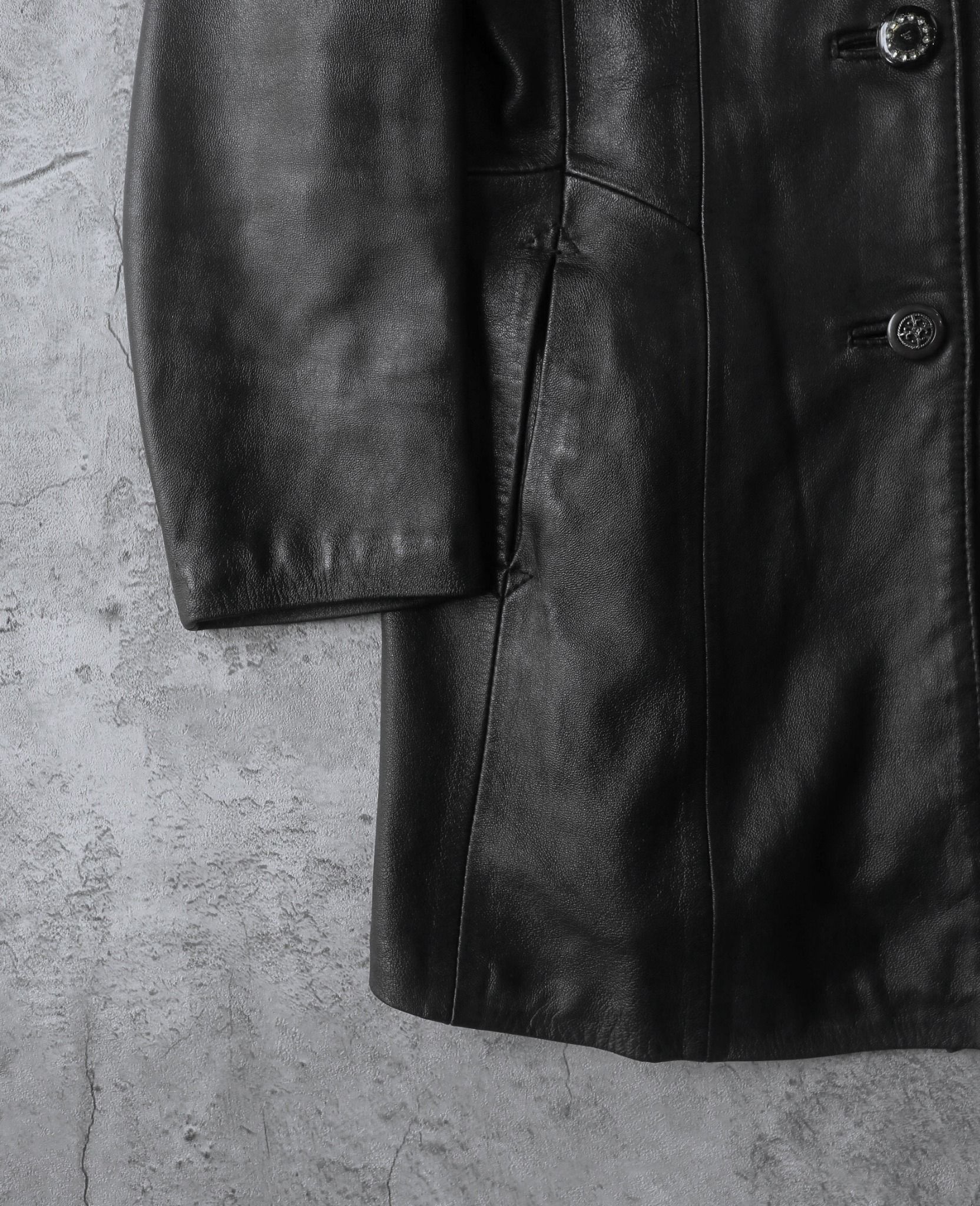 02.28.24 - VTG LEATHER COAT JACKET