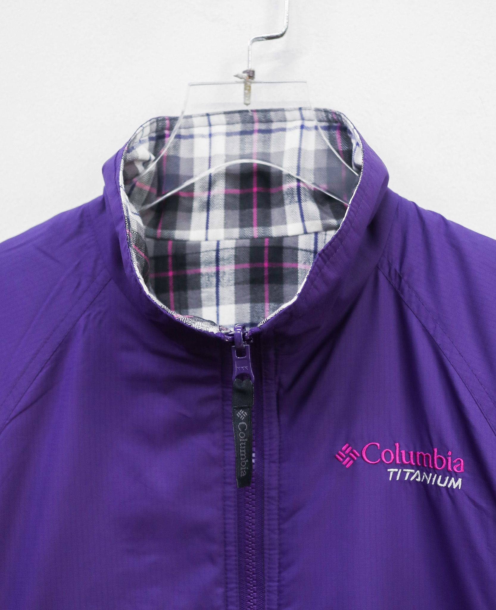 12.22.24 - VTG REVERSIBLE WINDBREAKER JACKET - COLUMBIA