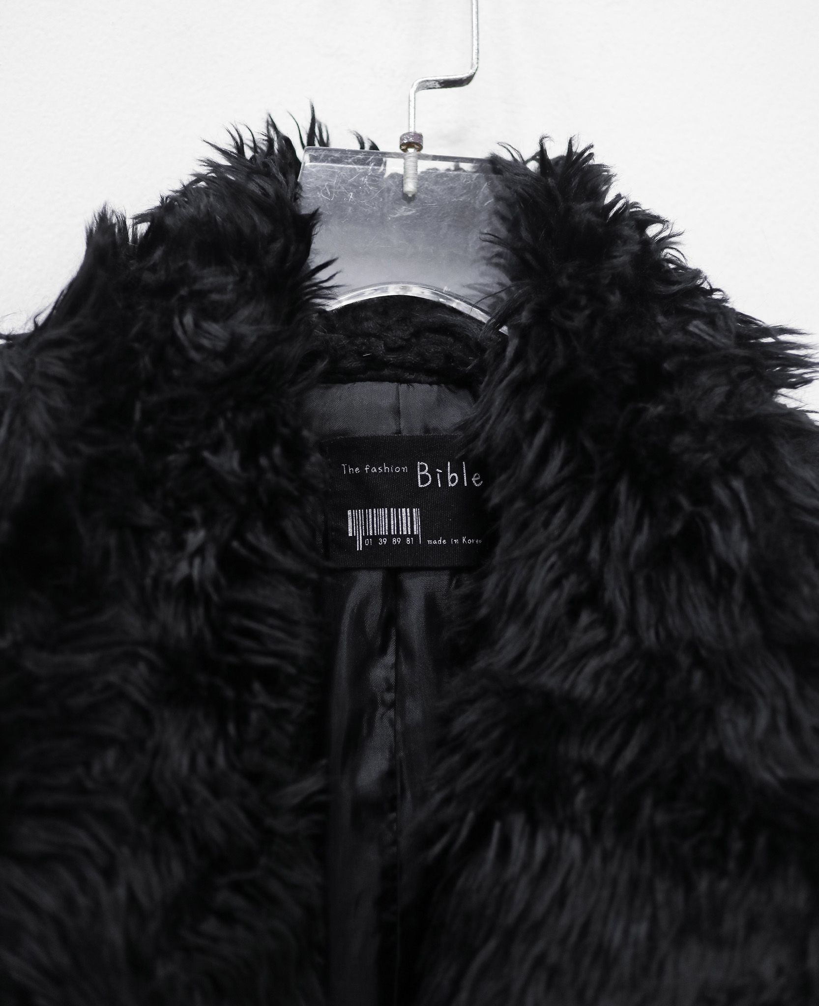 12.20.24 - VTG CROPPED FAUX FUR VEST JACKET - BIBLE
