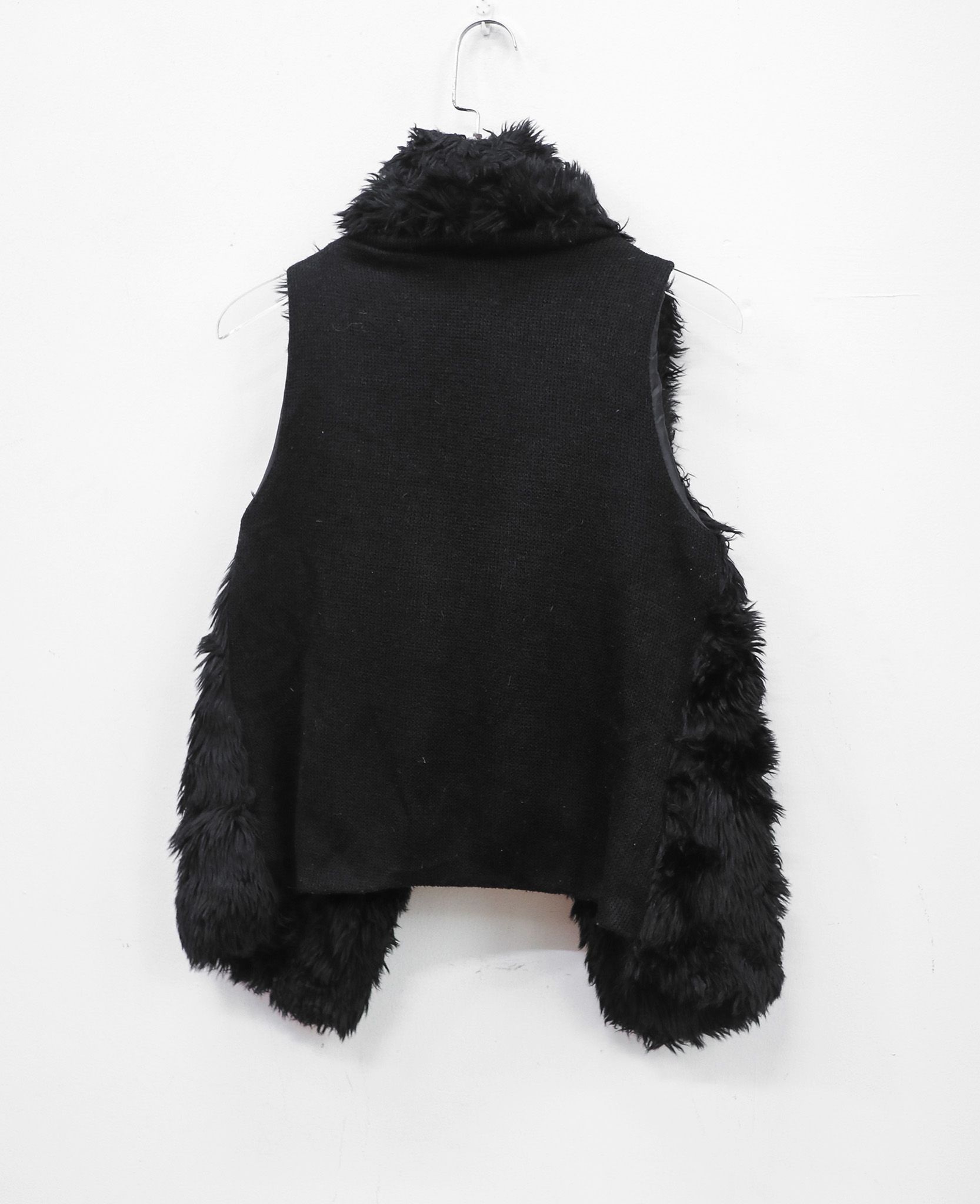 12.20.24 - VTG CROPPED FAUX FUR VEST JACKET - BIBLE