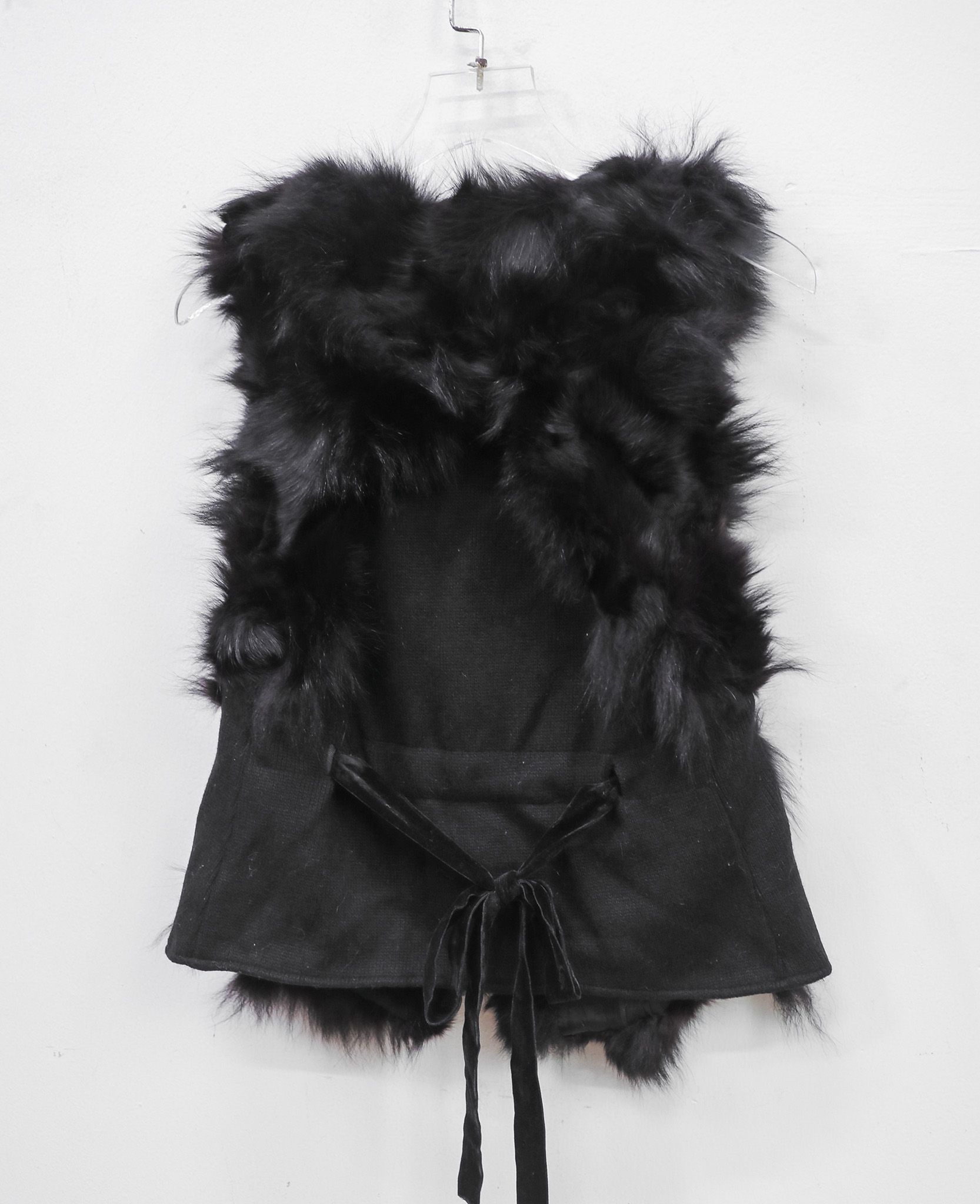 12.20.24 - VTG CROPPED FAUX FUR VEST JACKET - BANILA B