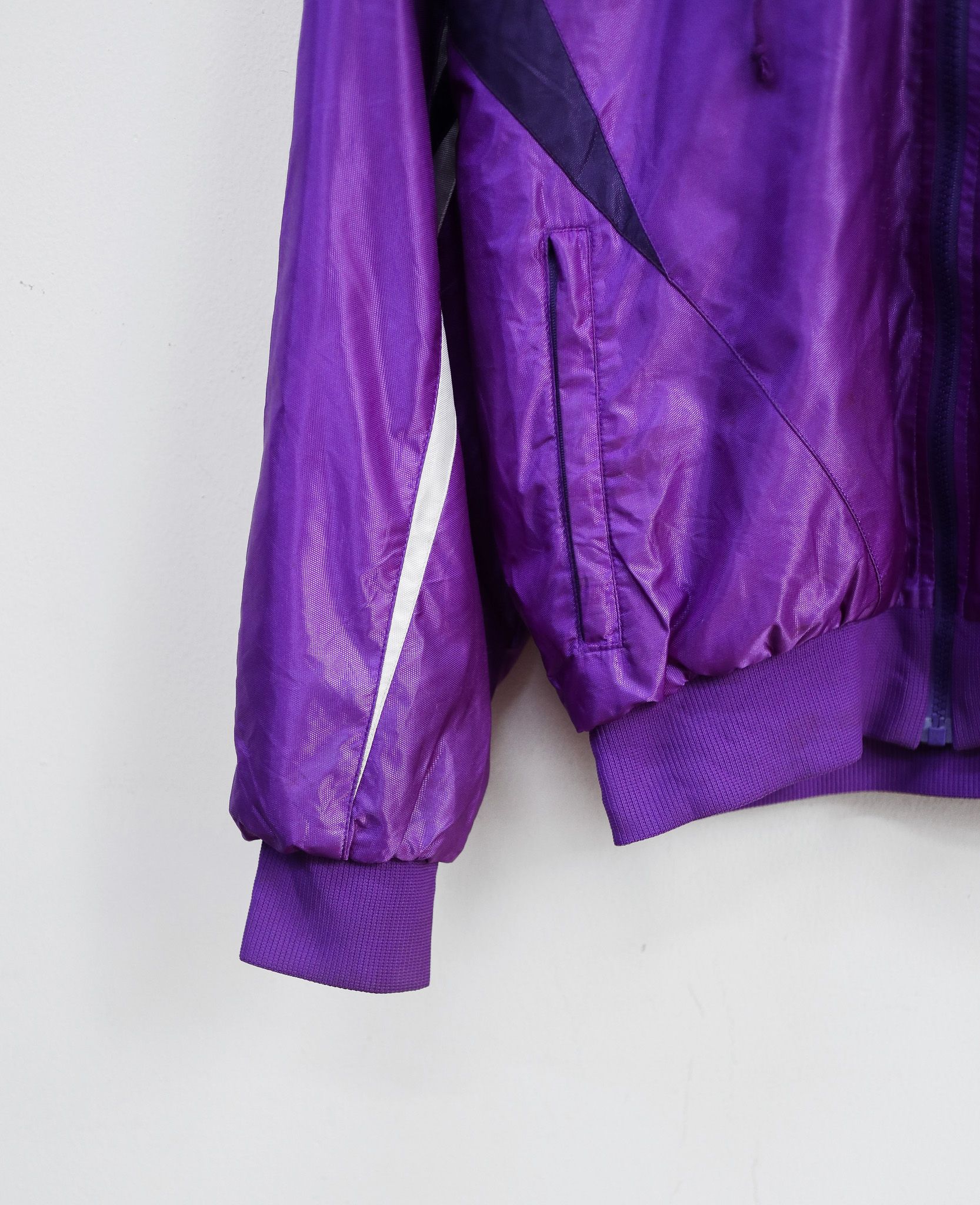 12.22.24 - VTG WINDBREAKER TRACK JACKET - NIKE 90s