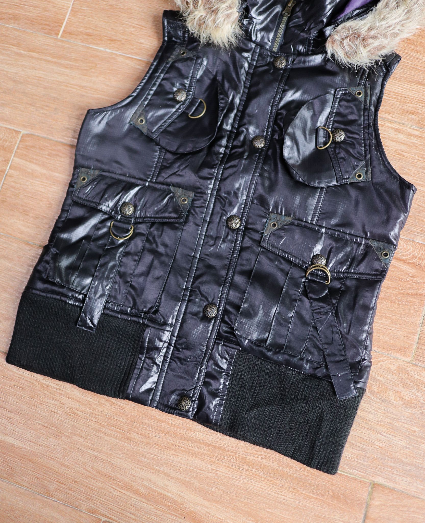 12.08.24 - VTG CROPPED PUFFER VEST JACKET - LAKAISH GIRLS