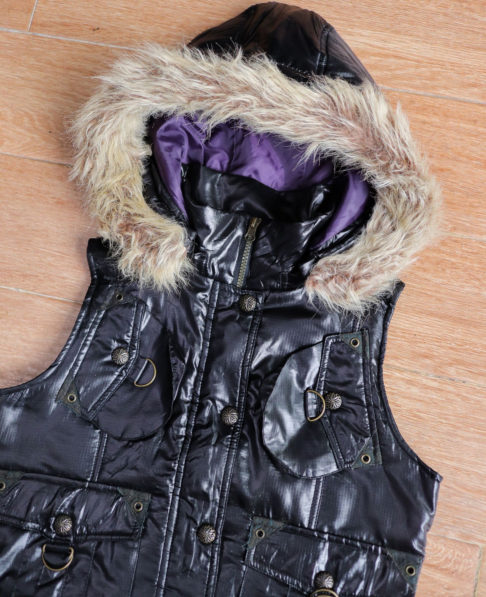 12.08.24 - VTG CROPPED PUFFER VEST JACKET - LAKAISH GIRLS