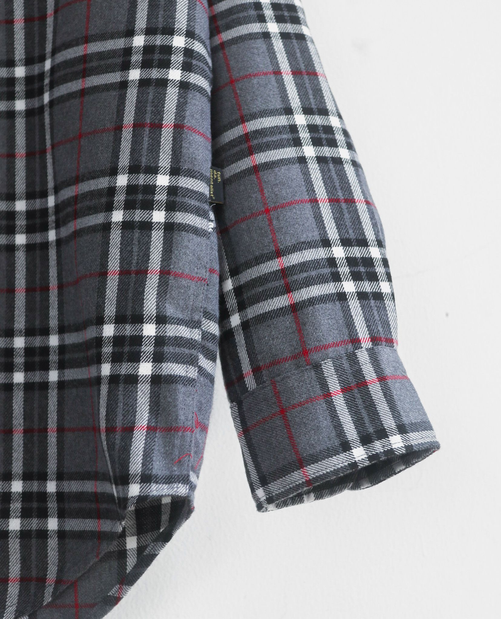 06.29.23 - VTG FLANNEL BUTTON UP SHIRT - FUN.DA.MENTALIST