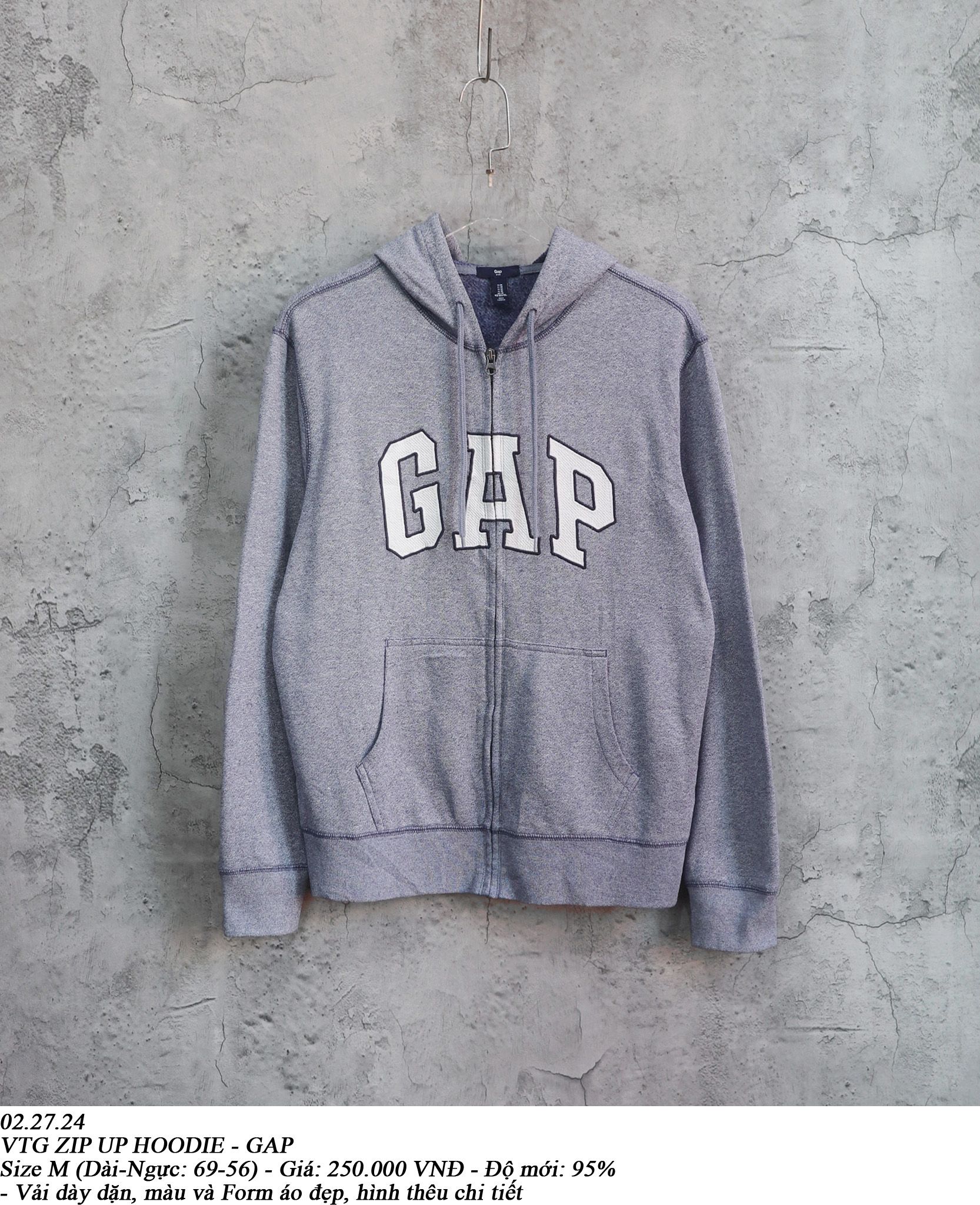 02.27.24 - VTG ZIP UP HOODIE - GAP