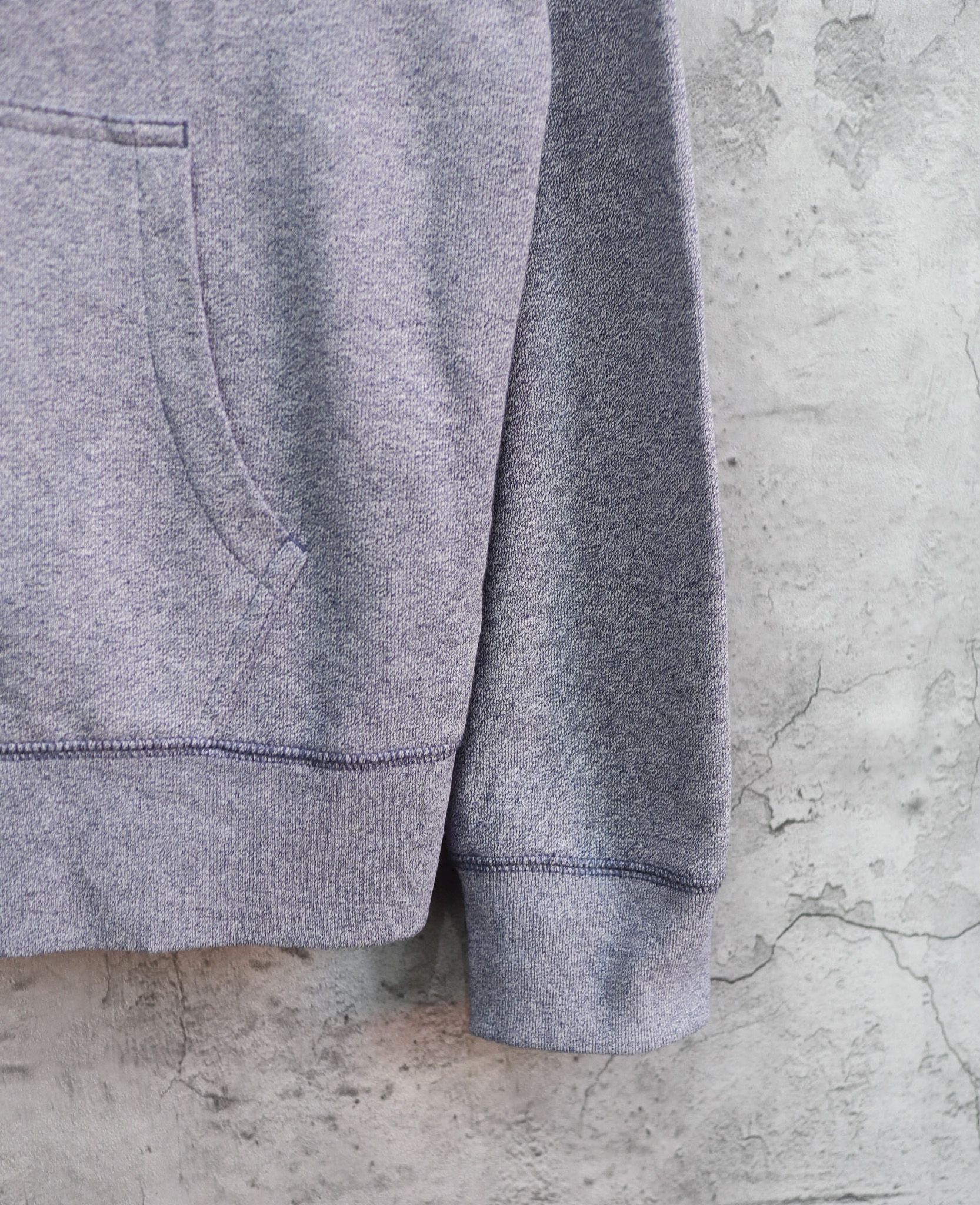 02.27.24 - VTG ZIP UP HOODIE - GAP