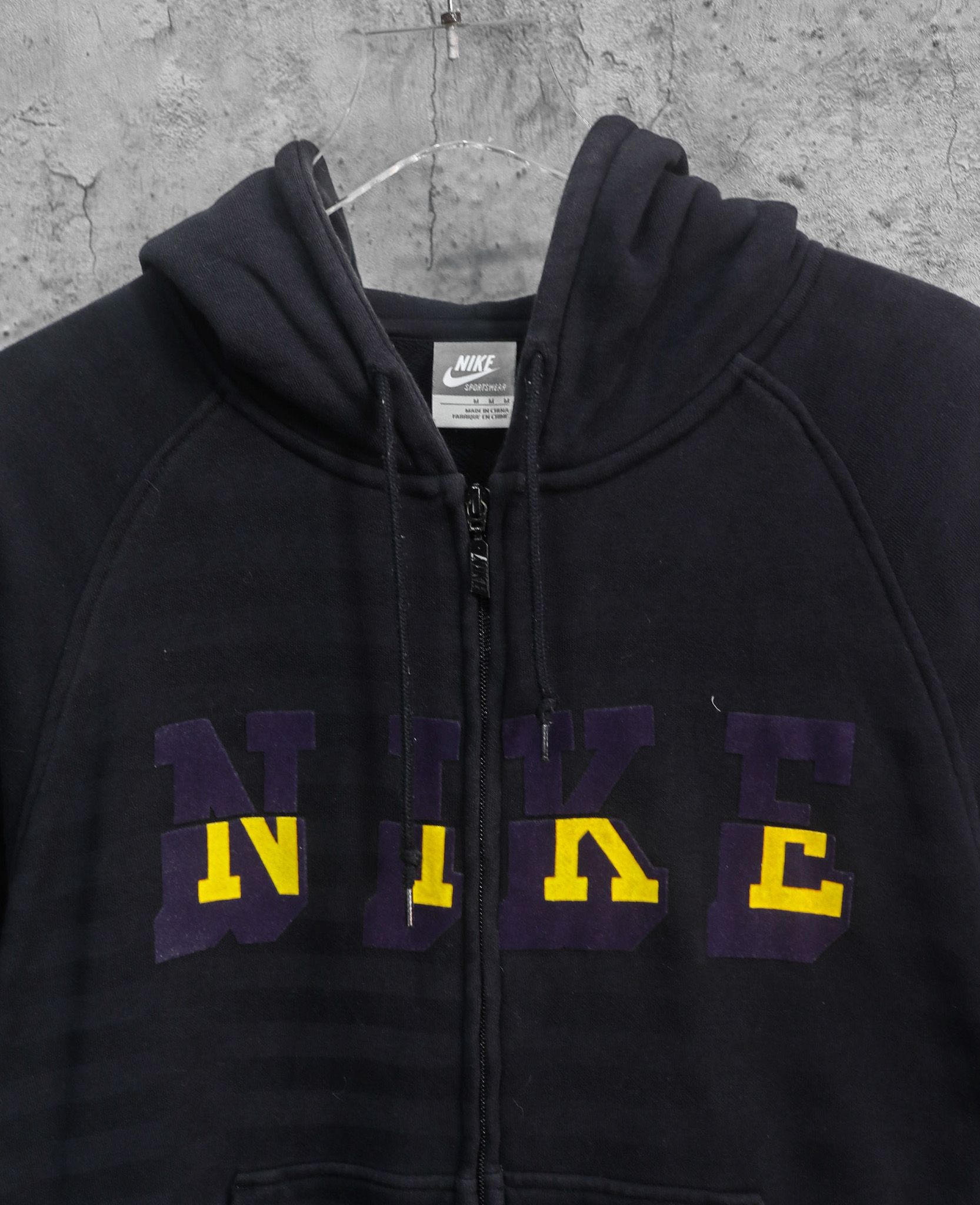 02.27.24 - VTG ZIP UP HOODIE - NIKE