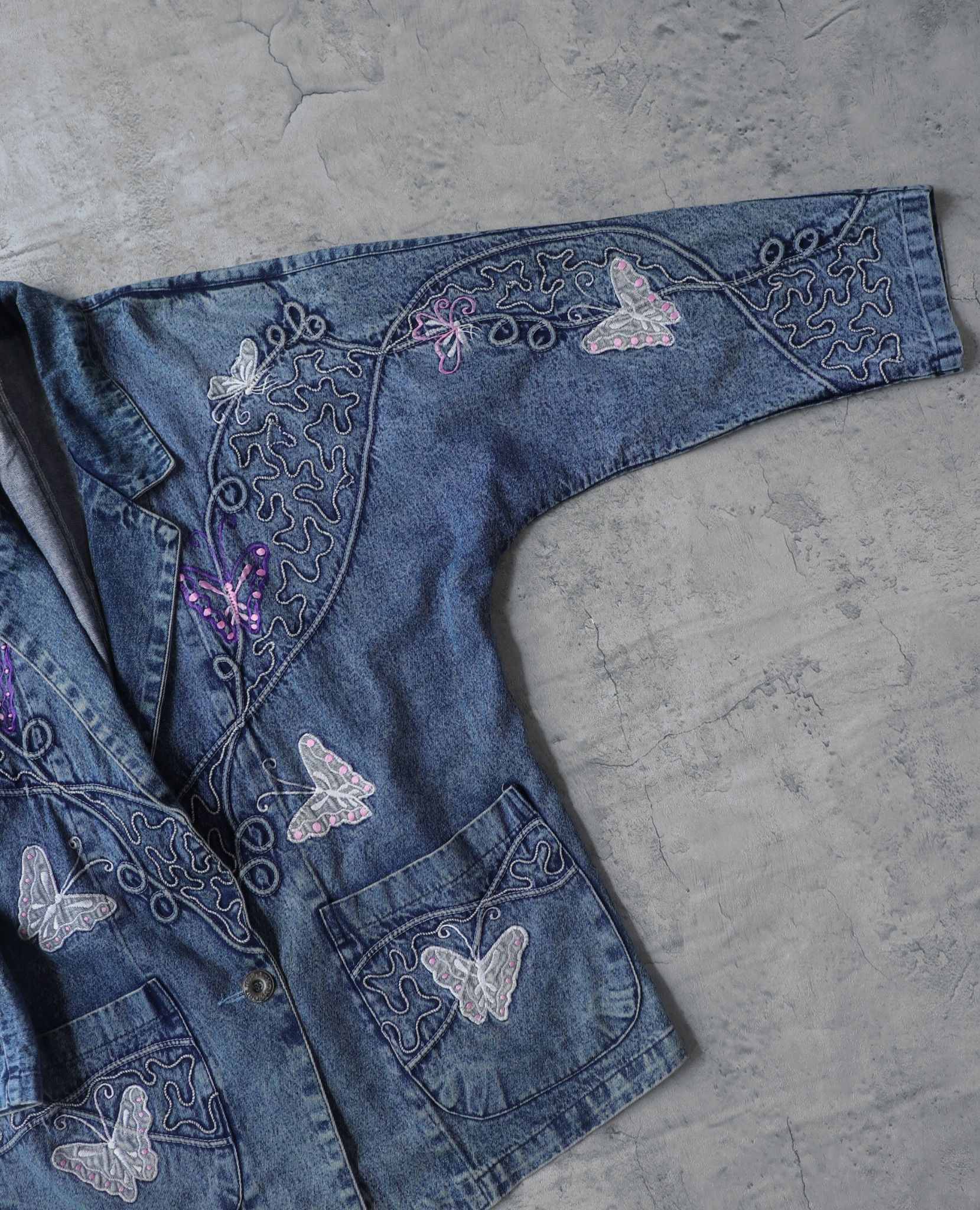 10.14.23 - VTG KIMONO DENIM JACKET