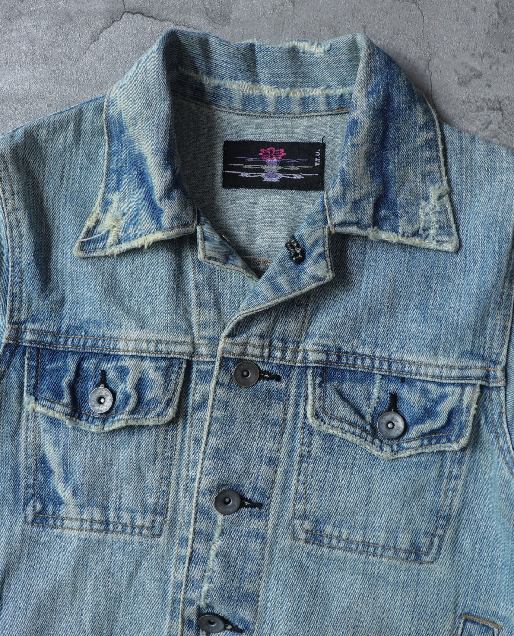 10.14.23 - VTG CROPPED DENIM JACKET - T.T.U