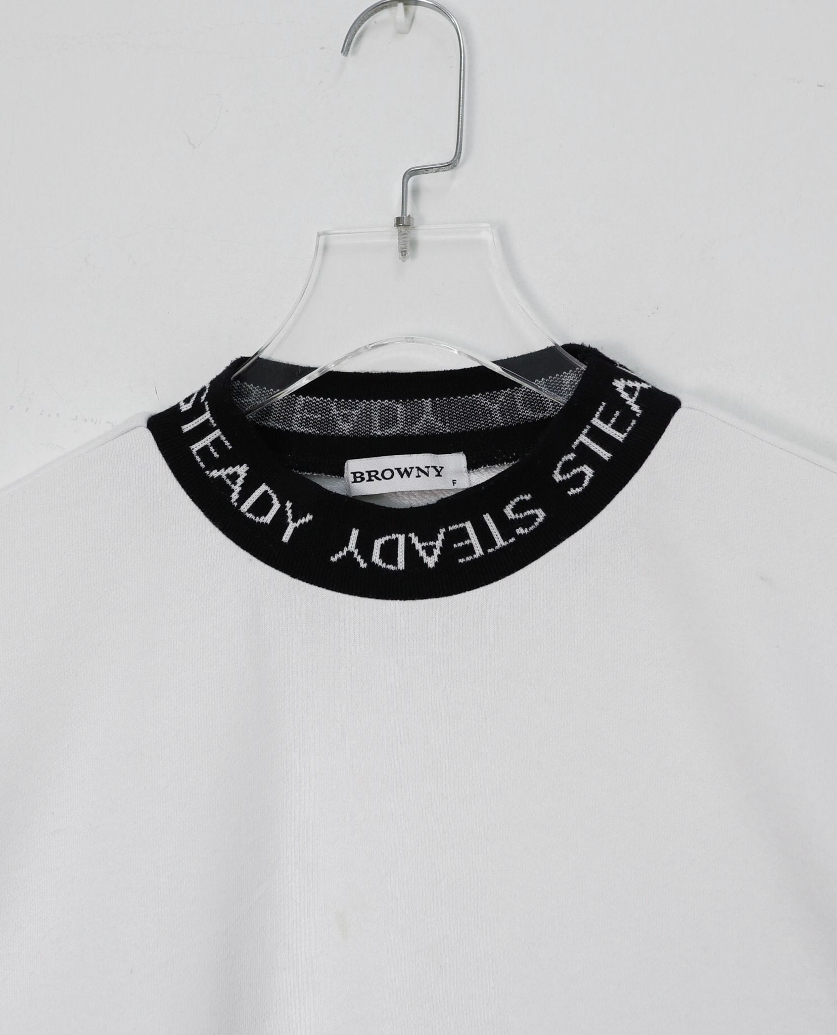 10.02.22 - VTG CROP SWEATSHIRT - BROWNY