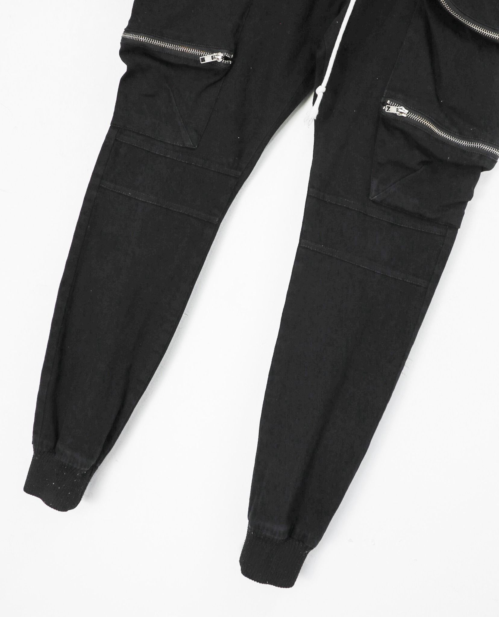 09.24.22 - VTG CARGO JOGGER PANTS - BLACK ICON