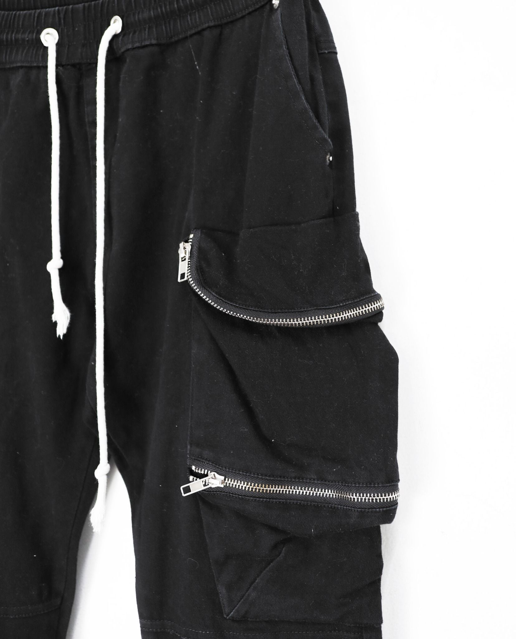 09.24.22 - VTG CARGO JOGGER PANTS - BLACK ICON