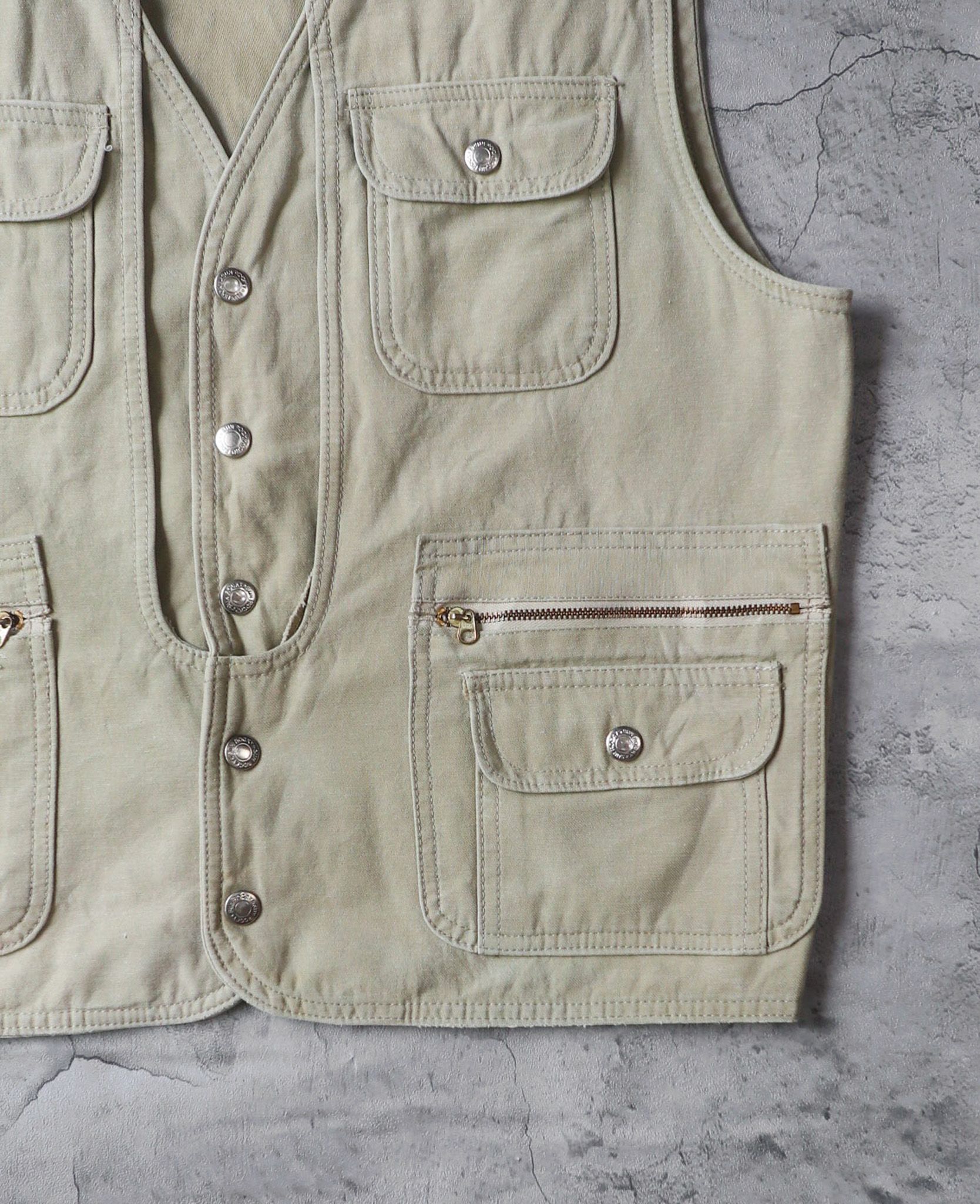 10.29.23 - VTG DENIM WORK VEST JACKET - SUN ROCKY
