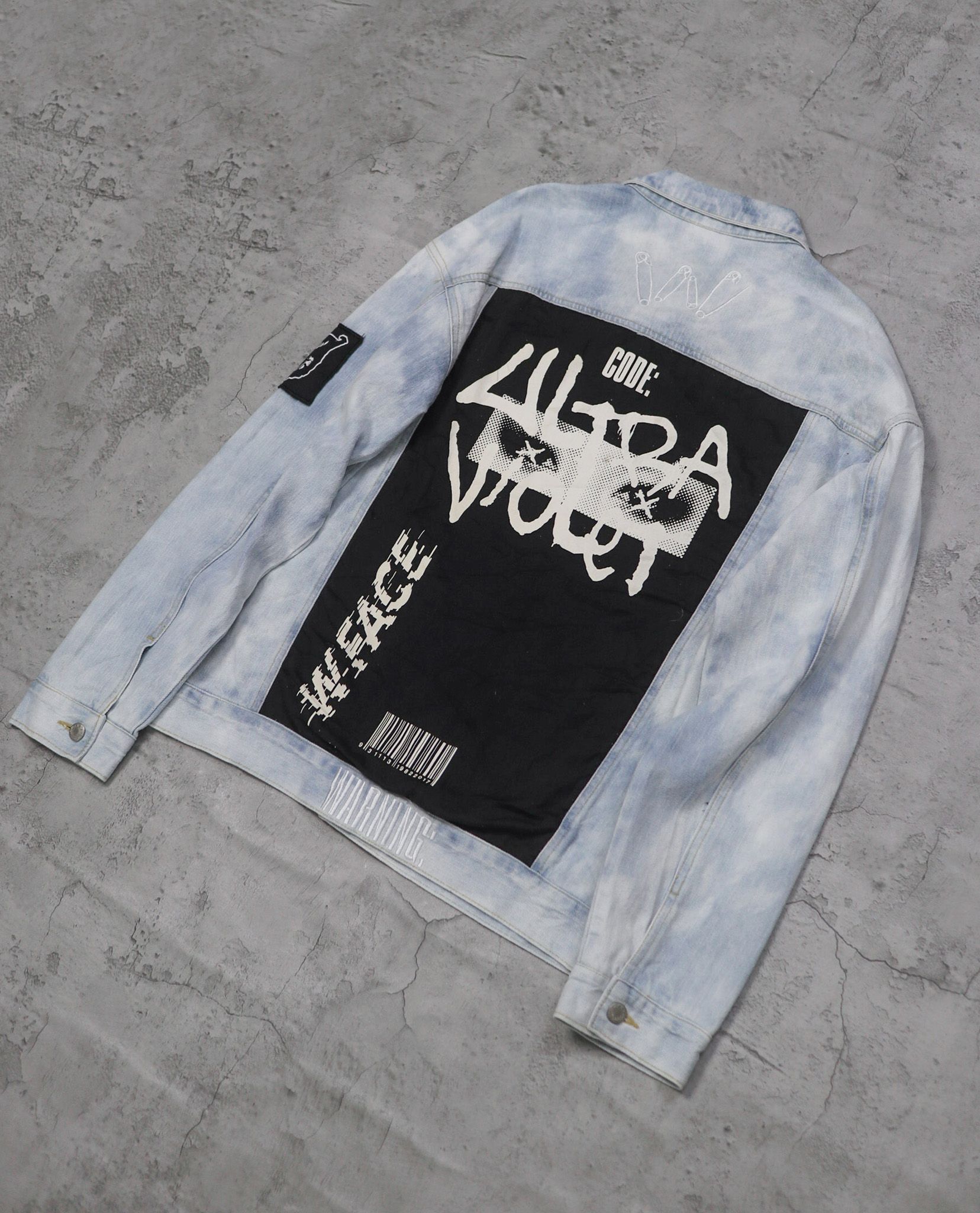 01.10.23 - VTG DENIM JACKET