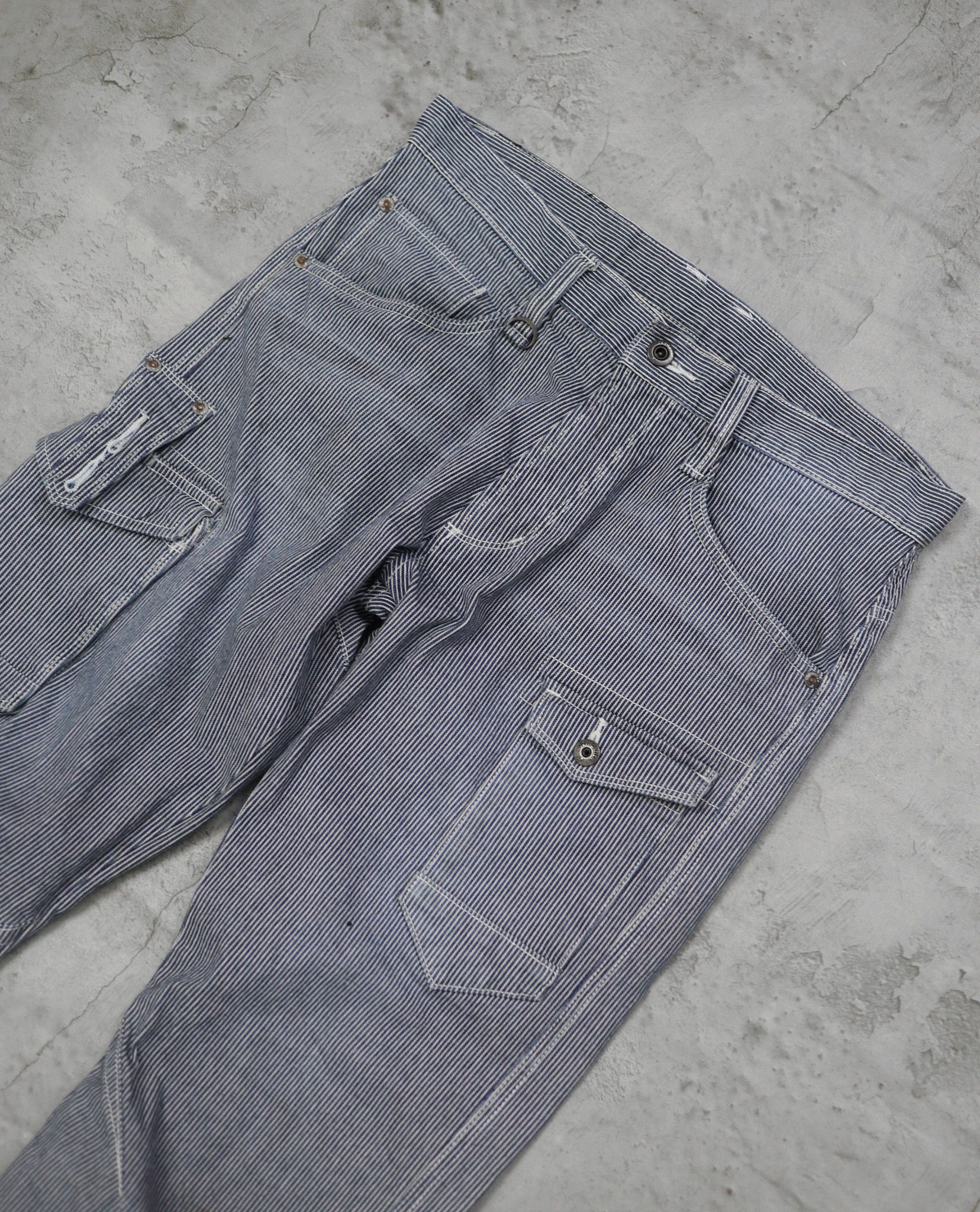 01.11.23 - VTG CARGO PANTS - I'Z FRONTIER