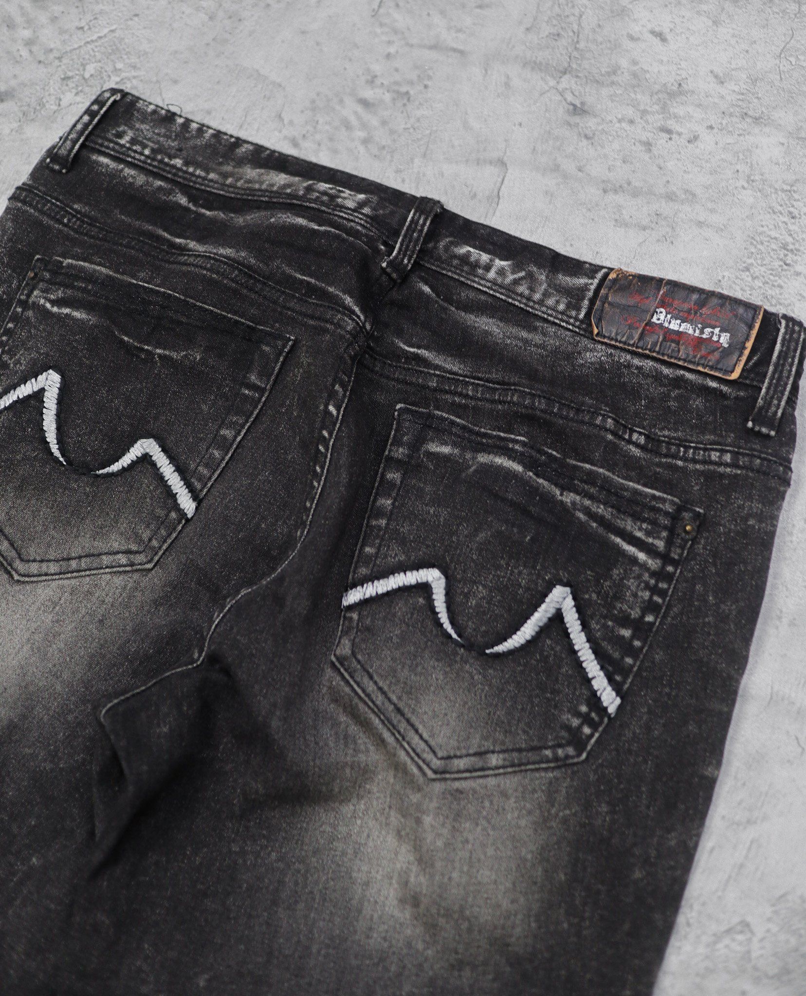 01.10.23 - VTG DENIM PANTS - BLUMISTY