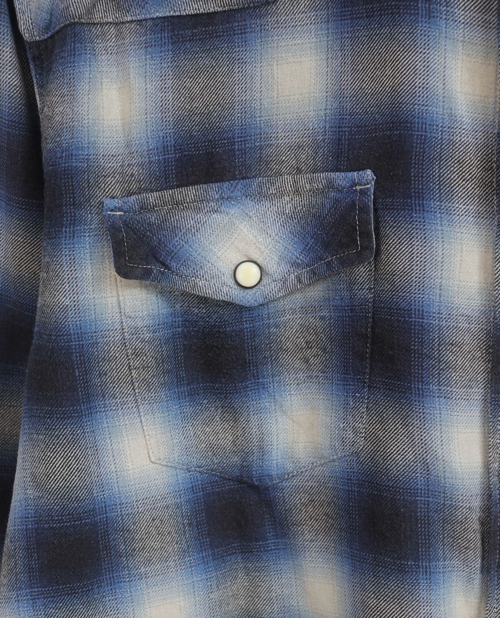 06.15.23 - VTG FLANNEL BUTTON UP SHIRT - H&M DIVIDED