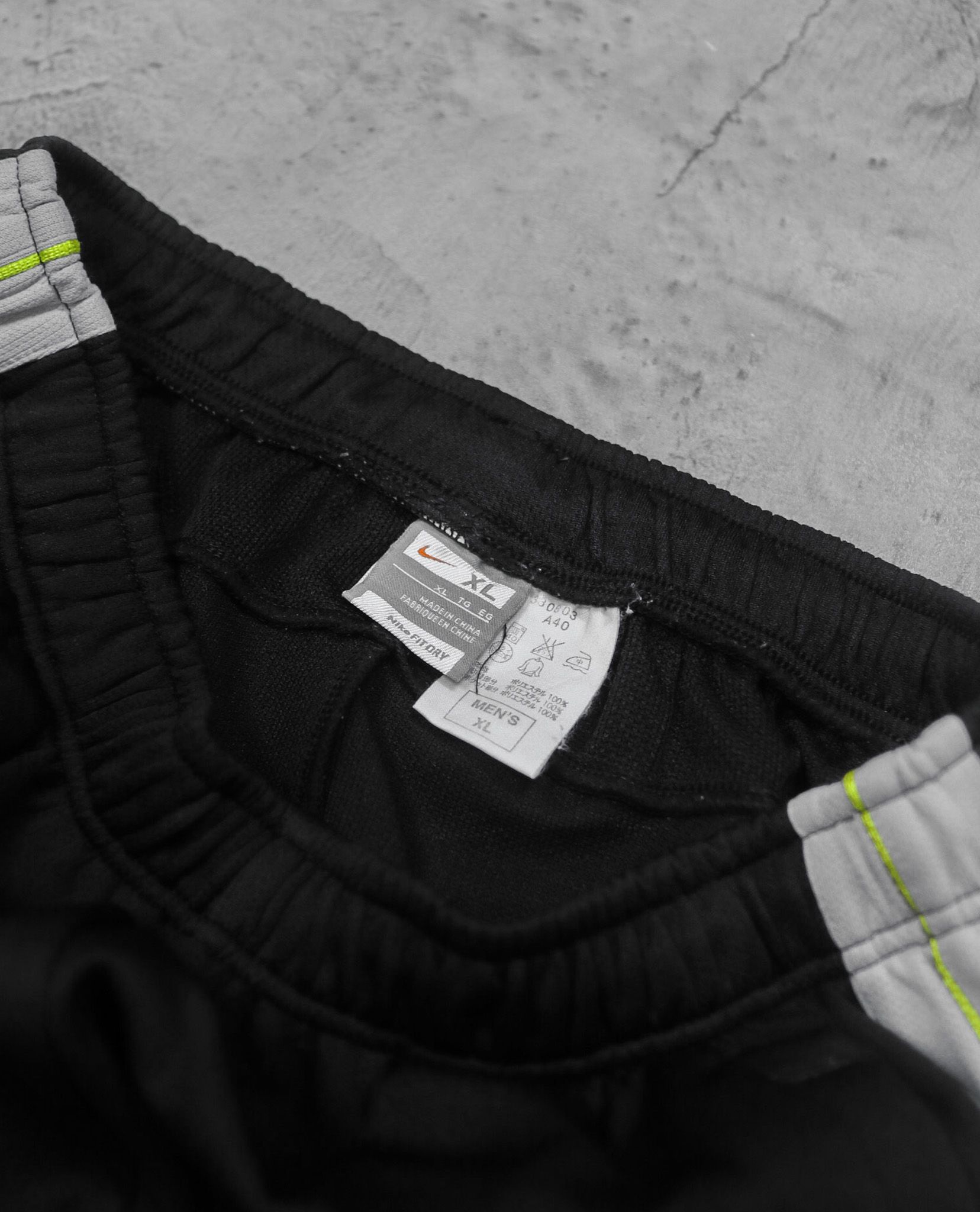 01.11.23 - VTG TRACK PANTS - NIKE 2000s
