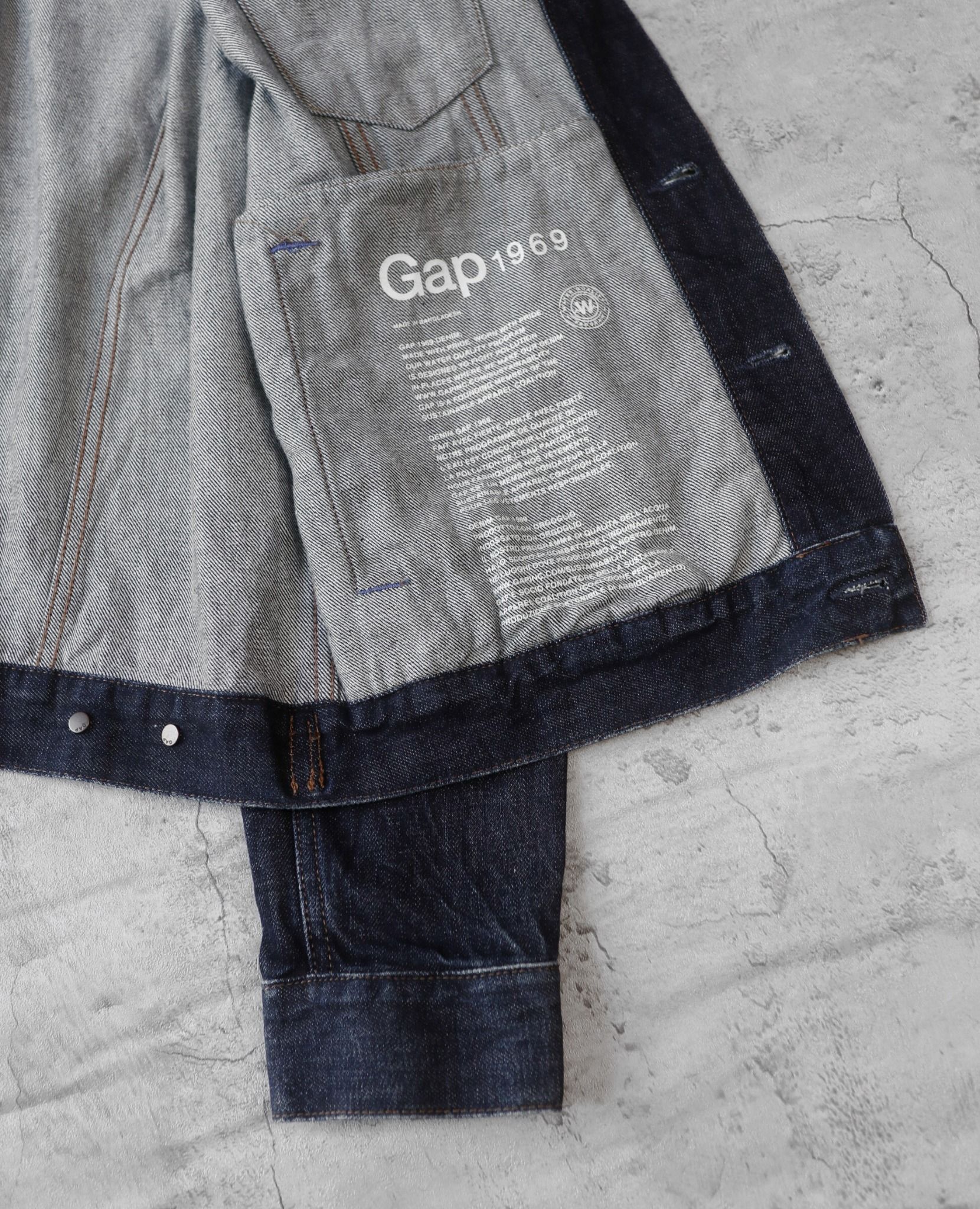 10.19.23 - VTG DENIM JACKET - GAP