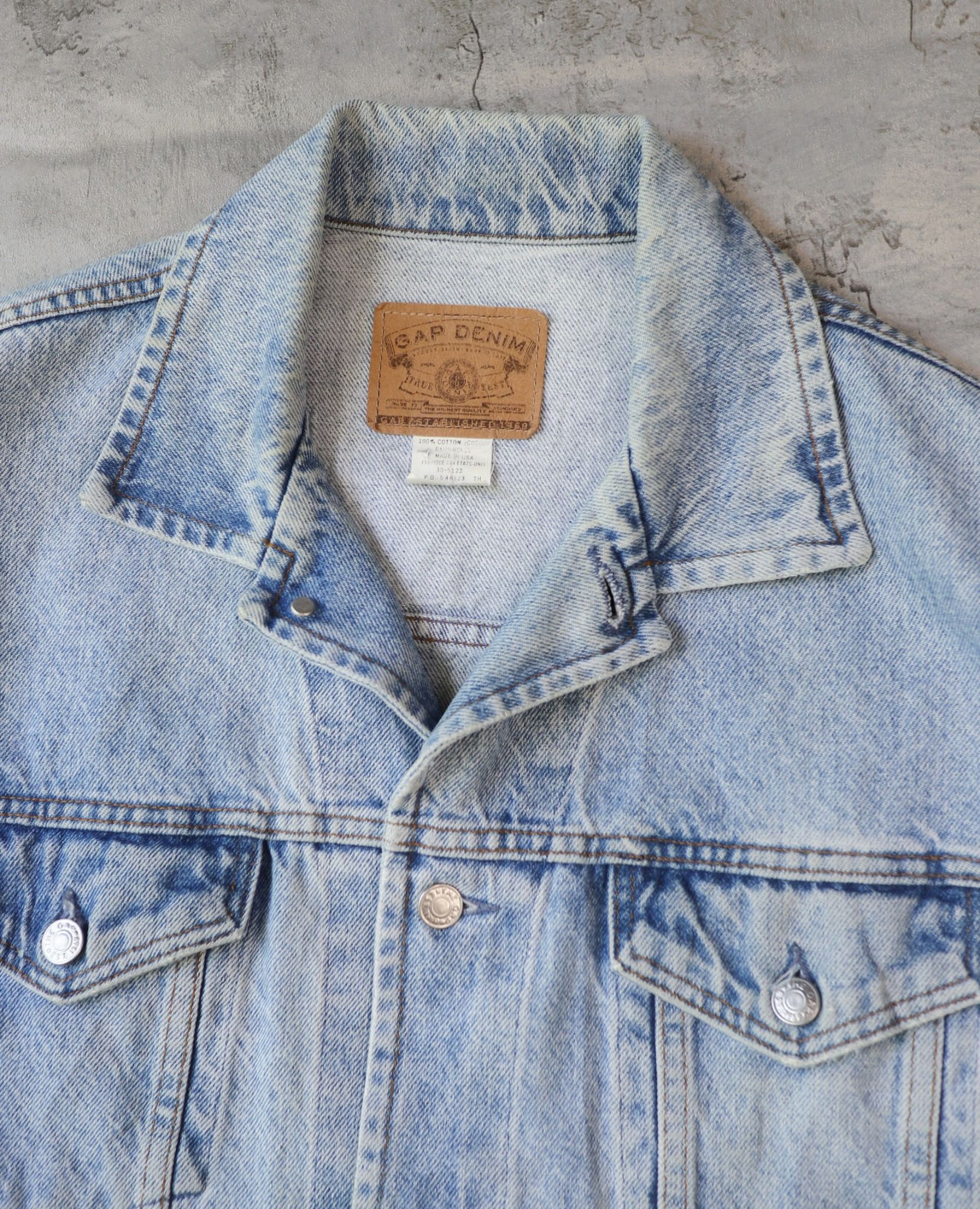 10.19.23 - VTG OVERSIZED DENIM JACKET - GAP DENIM